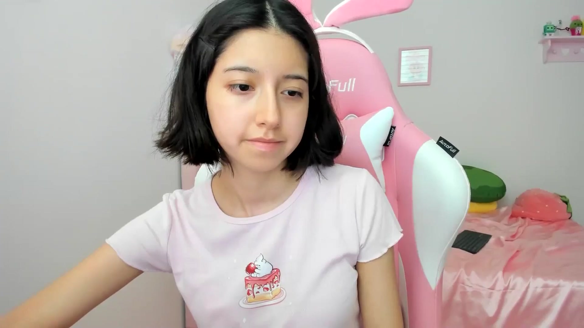 Gallery image thumbnail from Cherrycute666's myfreecams stream on, 06/17/2024, 23:57 image 9 of 20