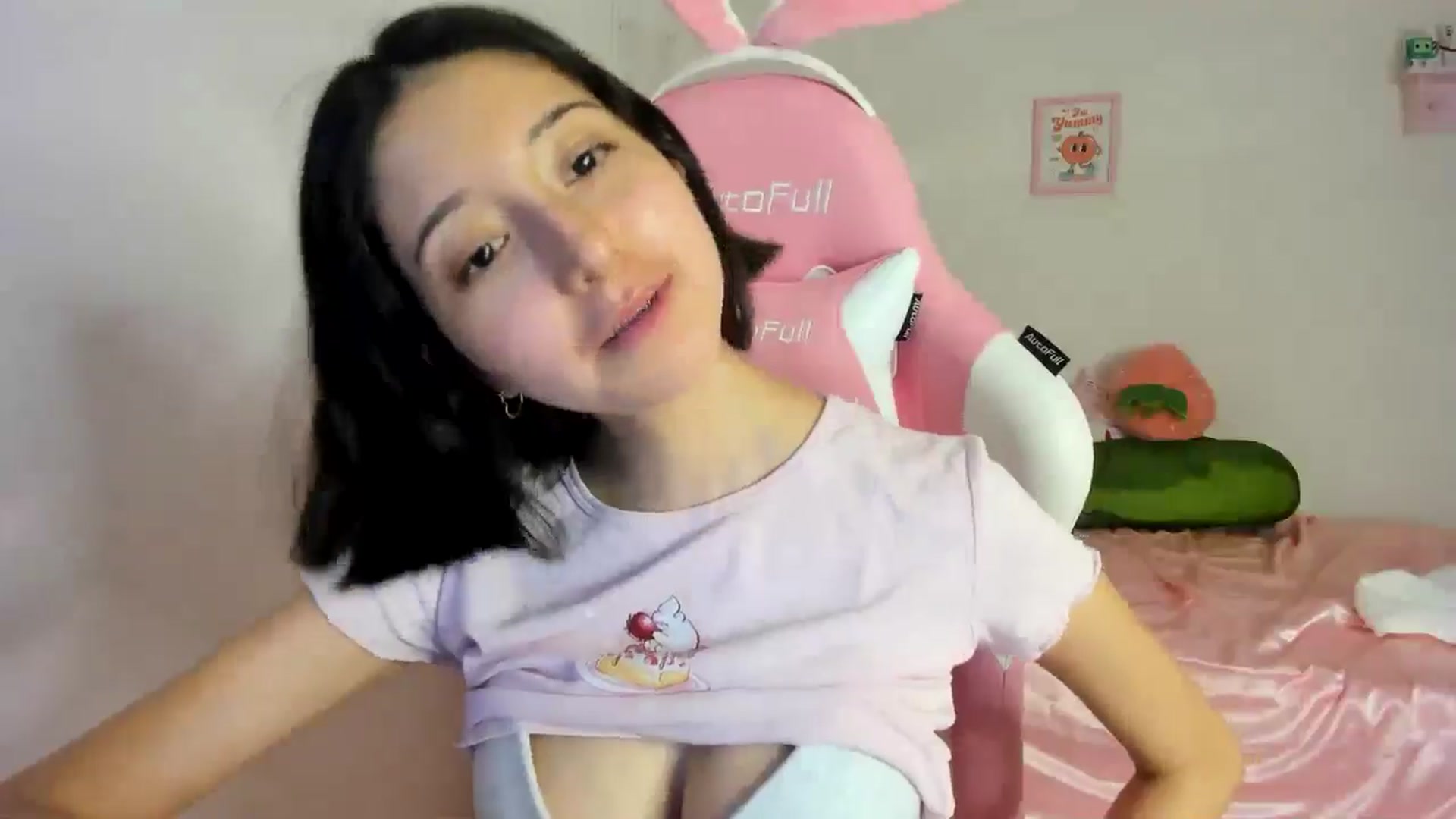 Gallery image thumbnail from Cherrycute666's myfreecams stream on, 06/18/2024, 04:51 image 2 of 20