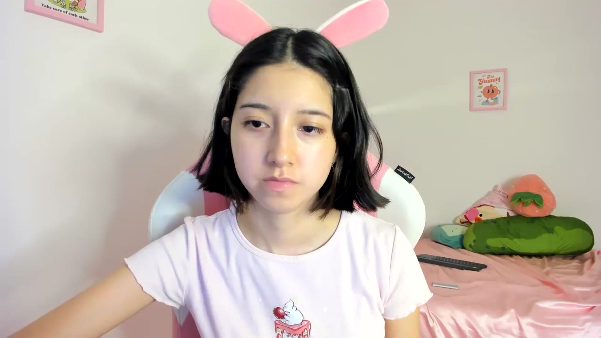 Gallery image thumbnail from Cherrycute666's myfreecams stream on, 06/18/2024, 07:58 image 8 of 20