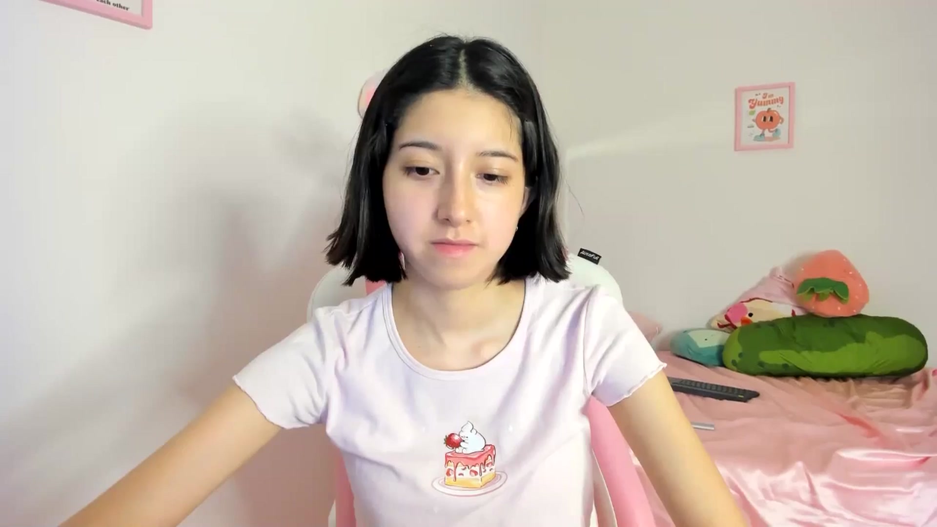 Gallery image thumbnail from Cherrycute666's myfreecams stream on, 06/18/2024, 07:58 image 13 of 20