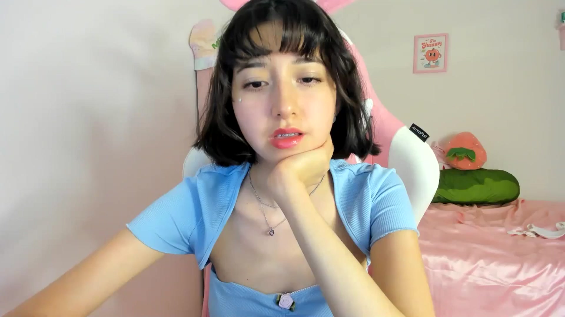 Gallery image thumbnail from Cherrycute666's myfreecams stream on, 06/19/2024, 04:13 image 4 of 20