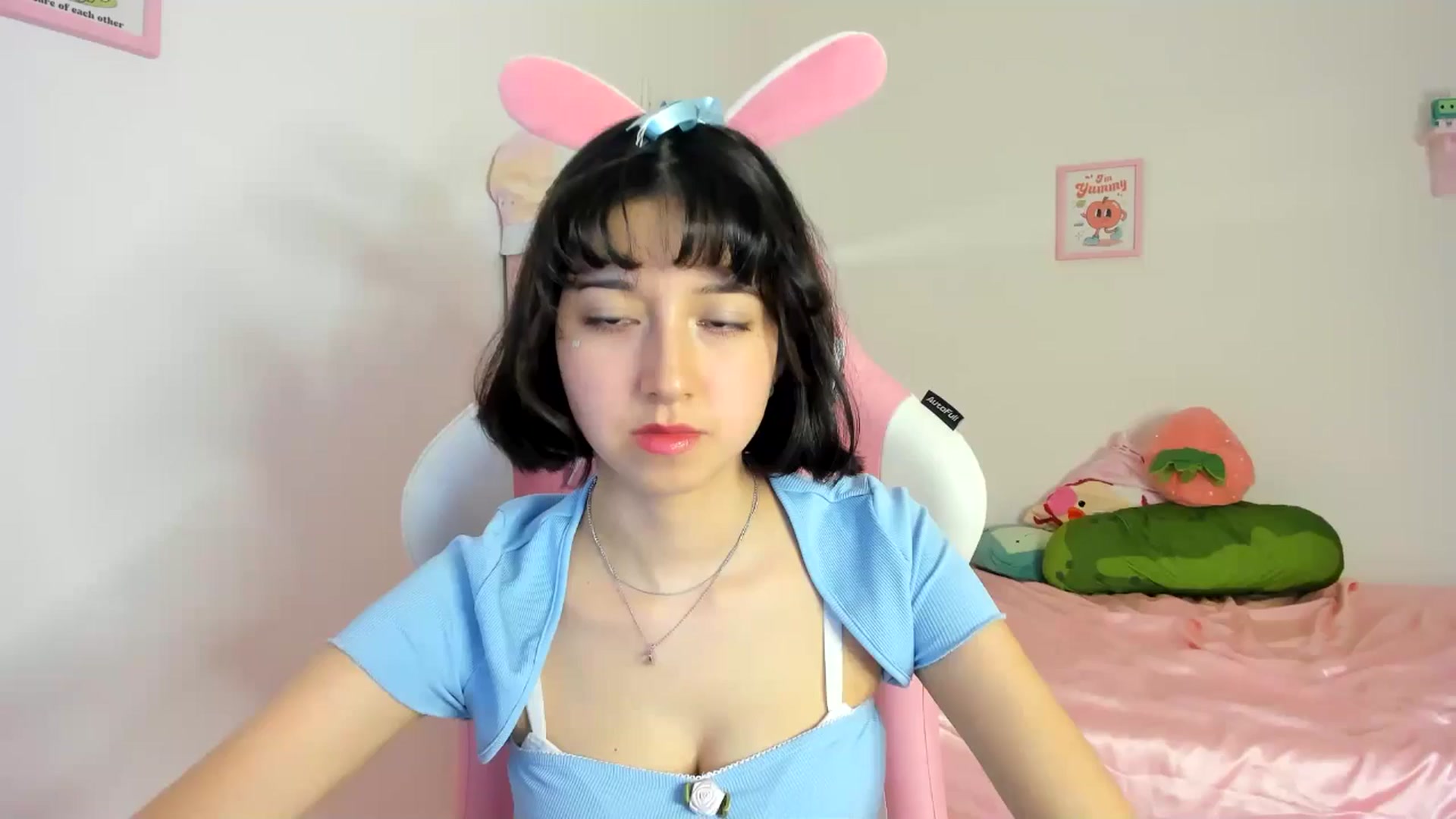 Gallery image thumbnail from Cherrycute666's myfreecams stream on, 06/19/2024, 04:13 image 1 of 20