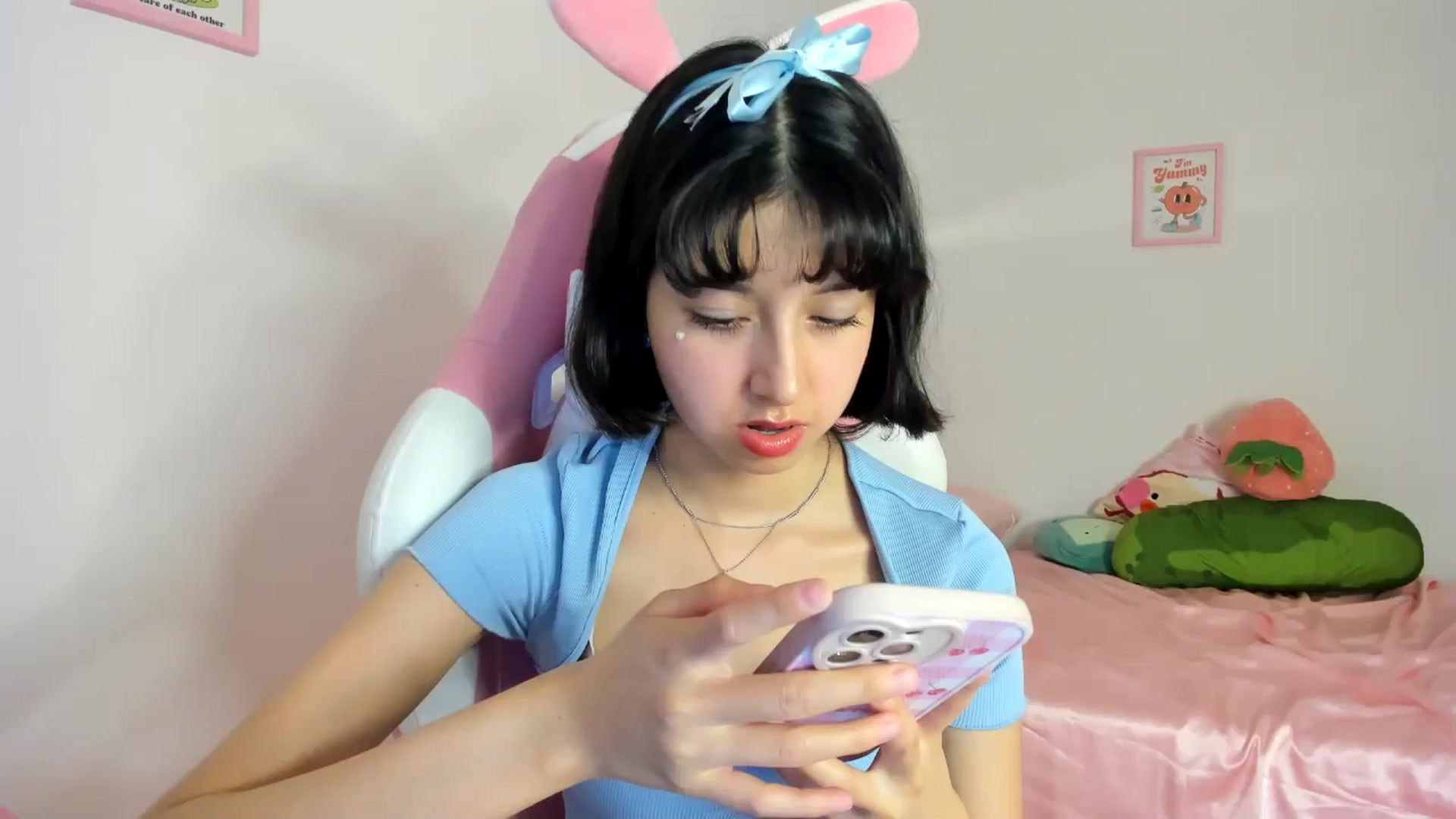 Gallery image thumbnail from Cherrycute666's myfreecams stream on, 06/19/2024, 04:13 image 20 of 20