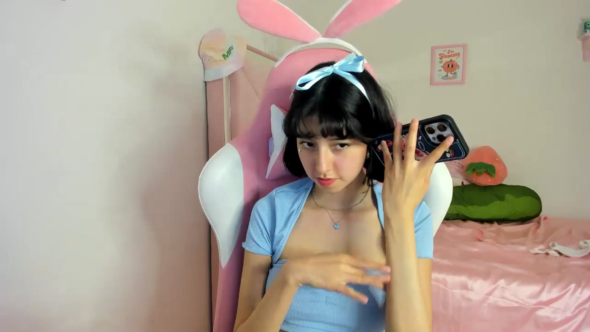 Gallery image thumbnail from Cherrycute666's myfreecams stream on, 06/19/2024, 04:13 image 11 of 20