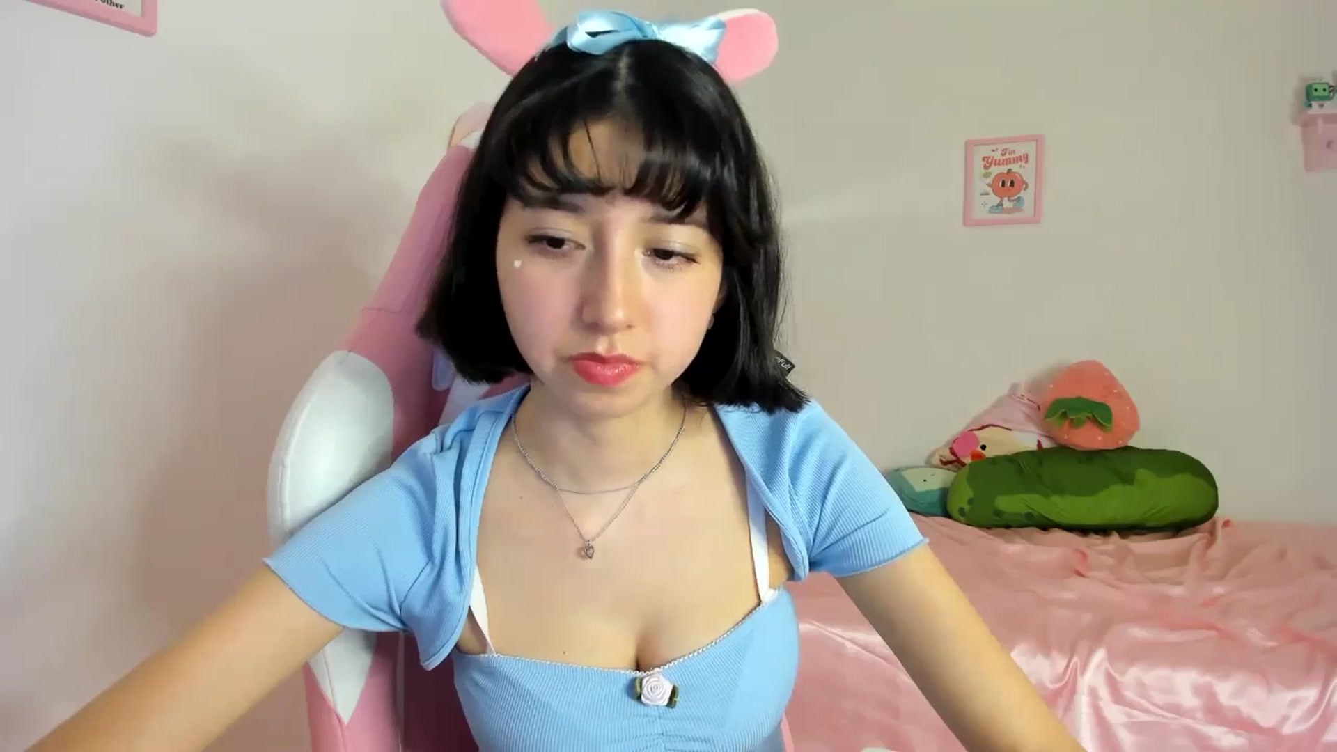 Gallery image thumbnail from Cherrycute666's myfreecams stream on, 06/19/2024, 04:13 image 16 of 20