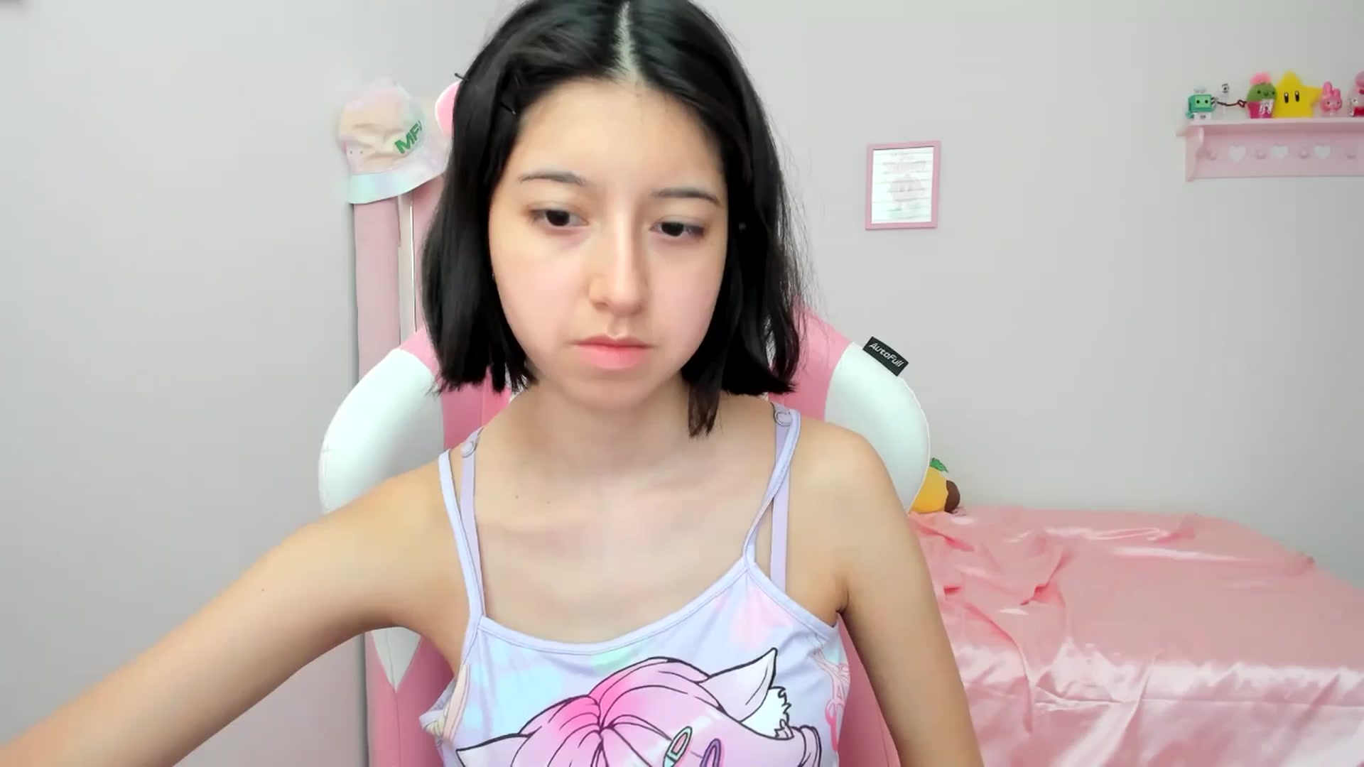 Gallery image thumbnail from Cherrycute666's myfreecams stream on, 06/19/2024, 21:36 image 5 of 20