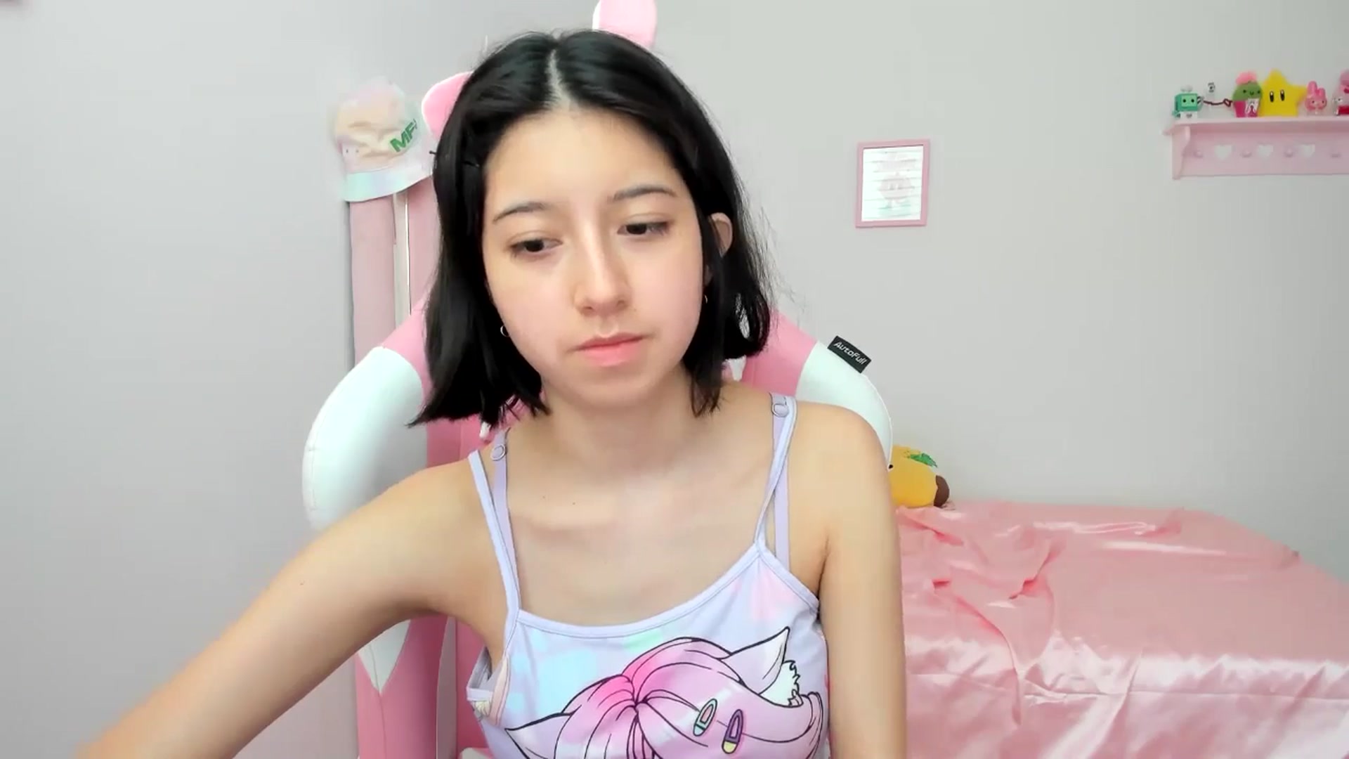 Gallery image thumbnail from Cherrycute666's myfreecams stream on, 06/19/2024, 21:36 image 3 of 20