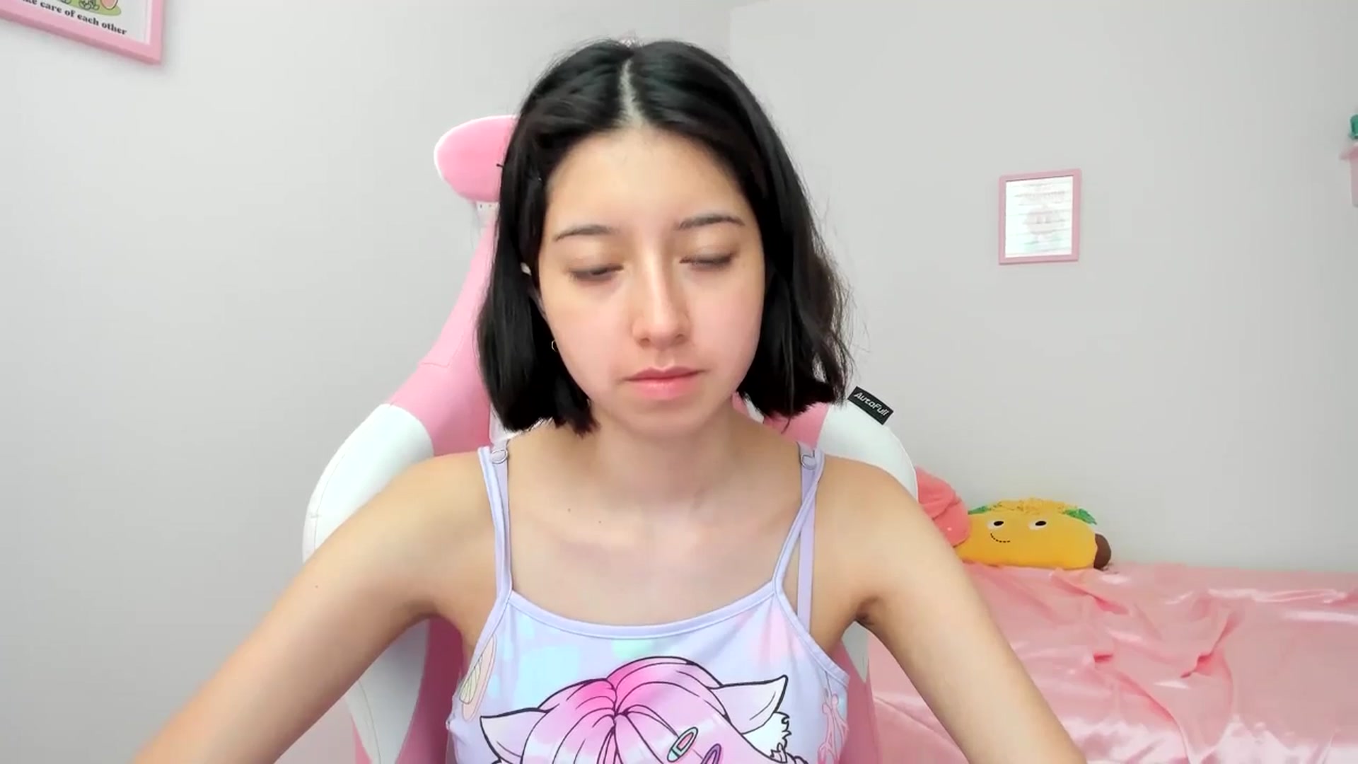 Gallery image thumbnail from Cherrycute666's myfreecams stream on, 06/19/2024, 22:24 image 13 of 20