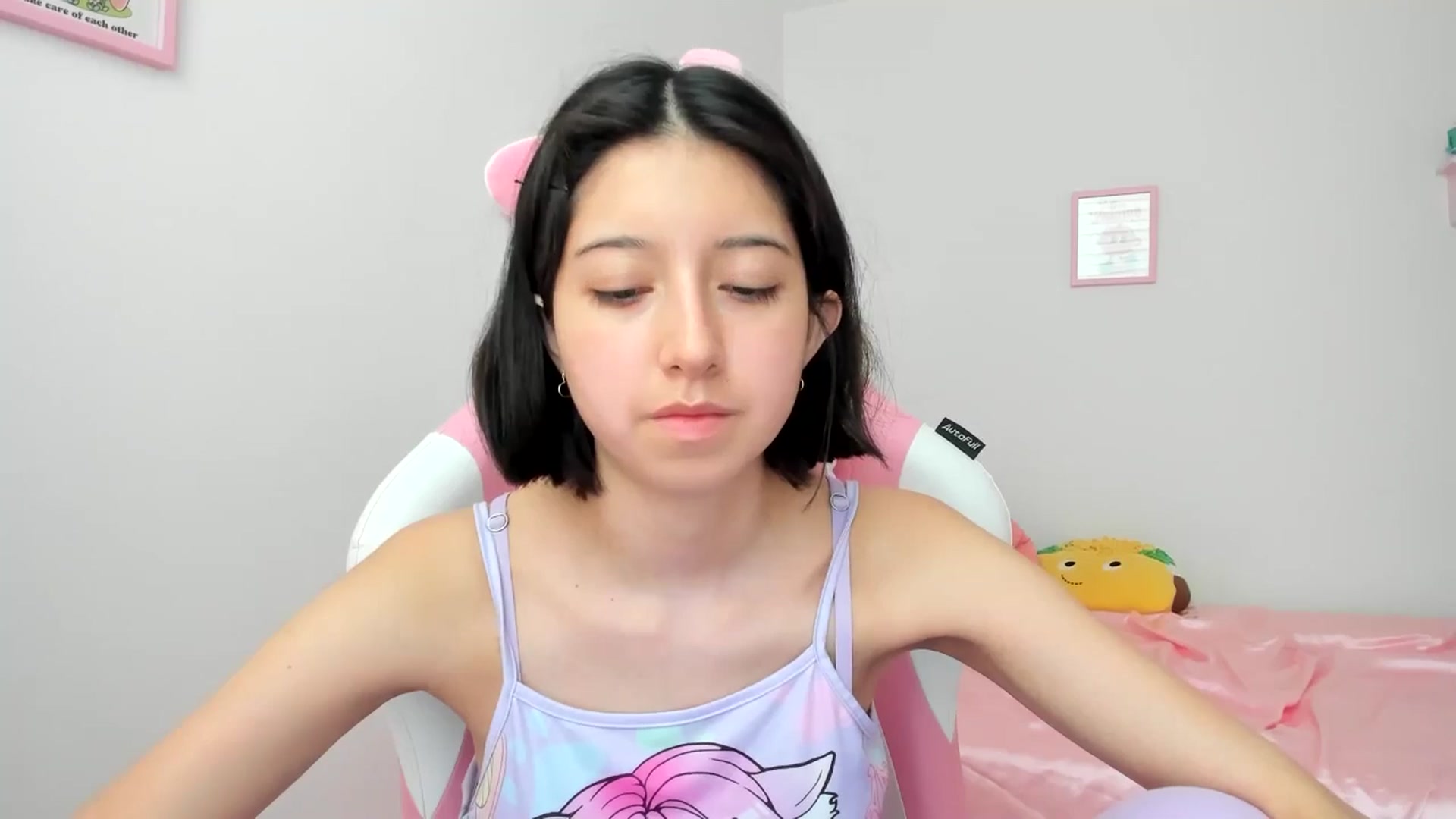 Gallery image thumbnail from Cherrycute666's myfreecams stream on, 06/19/2024, 22:24 image 14 of 20