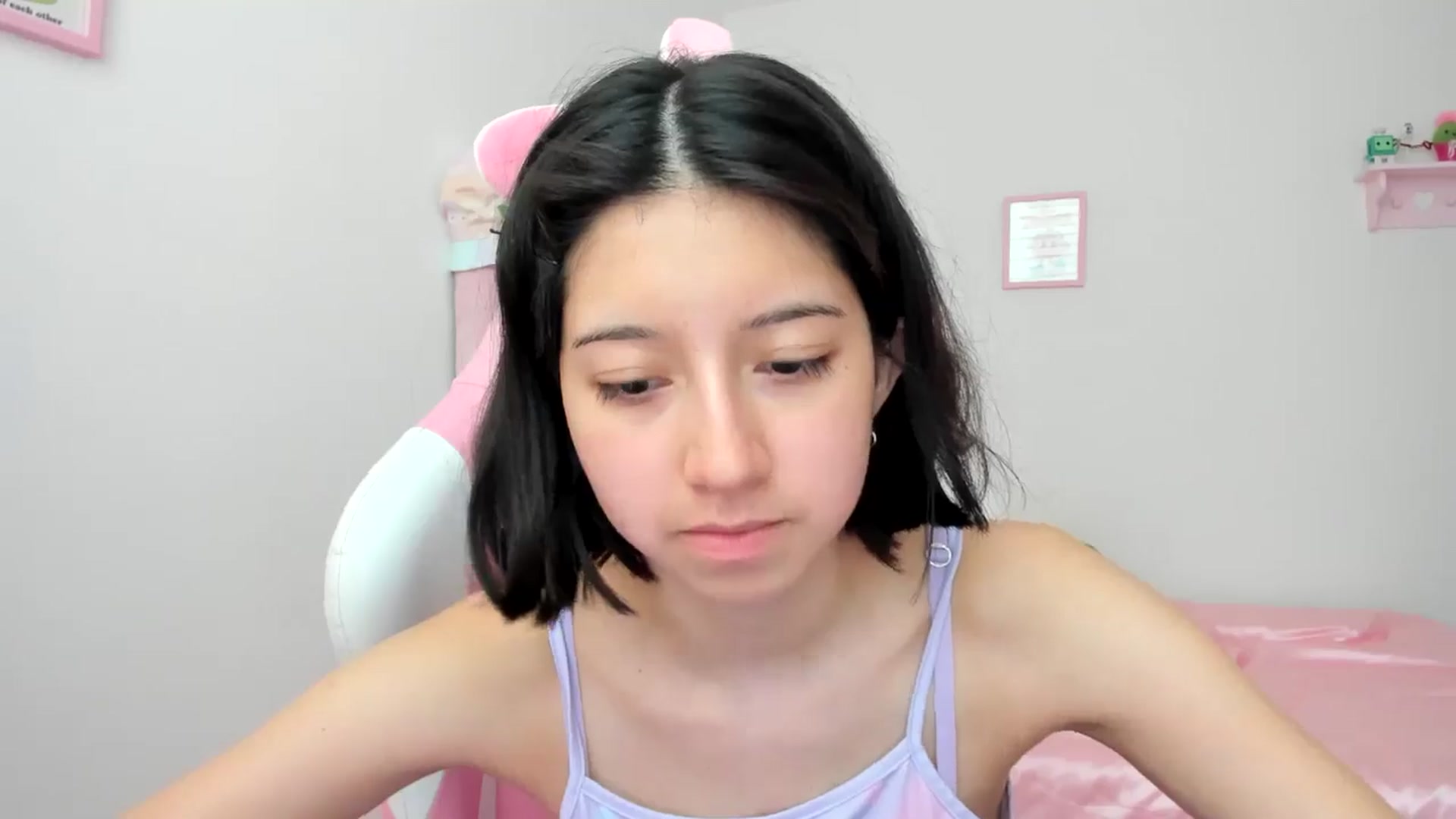 Gallery image thumbnail from Cherrycute666's myfreecams stream on, 06/19/2024, 22:24 image 10 of 20
