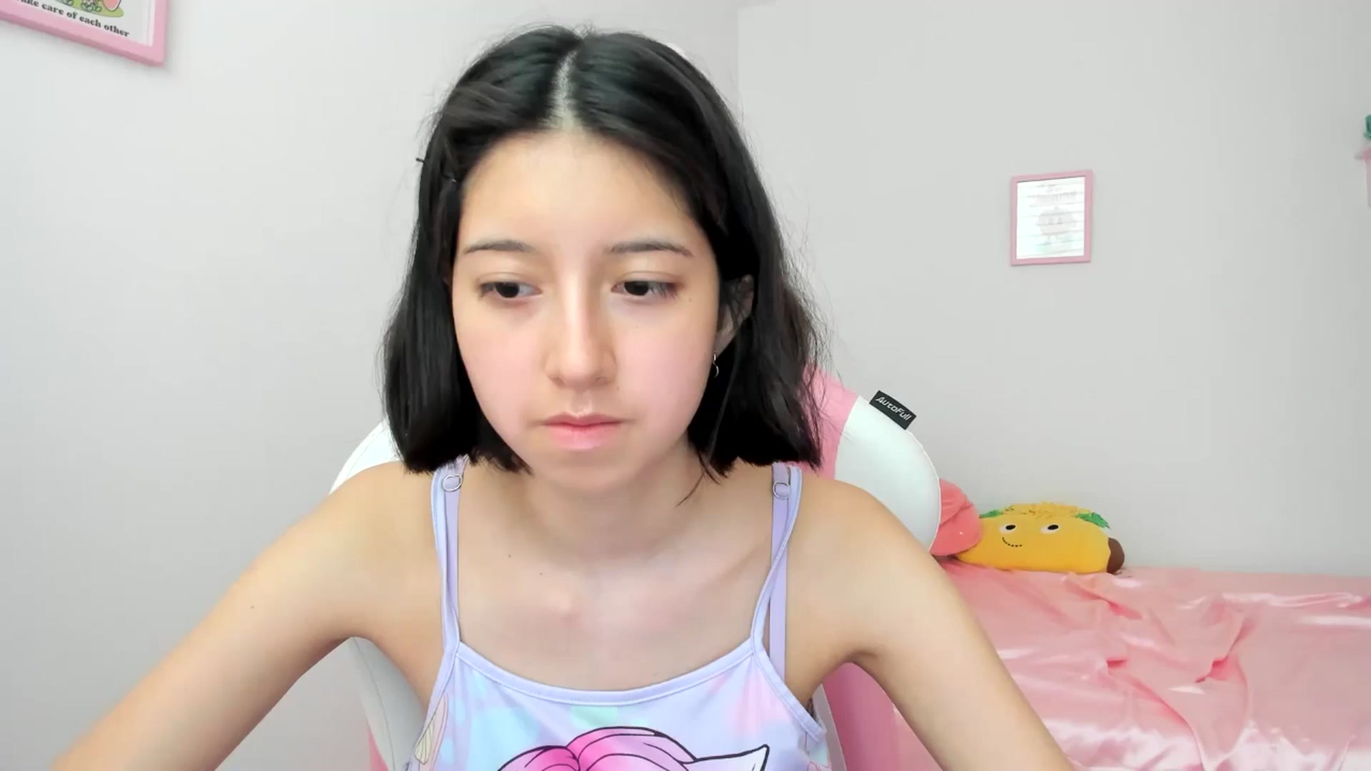 Gallery image thumbnail from Cherrycute666's myfreecams stream on, 06/19/2024, 22:24 image 16 of 20