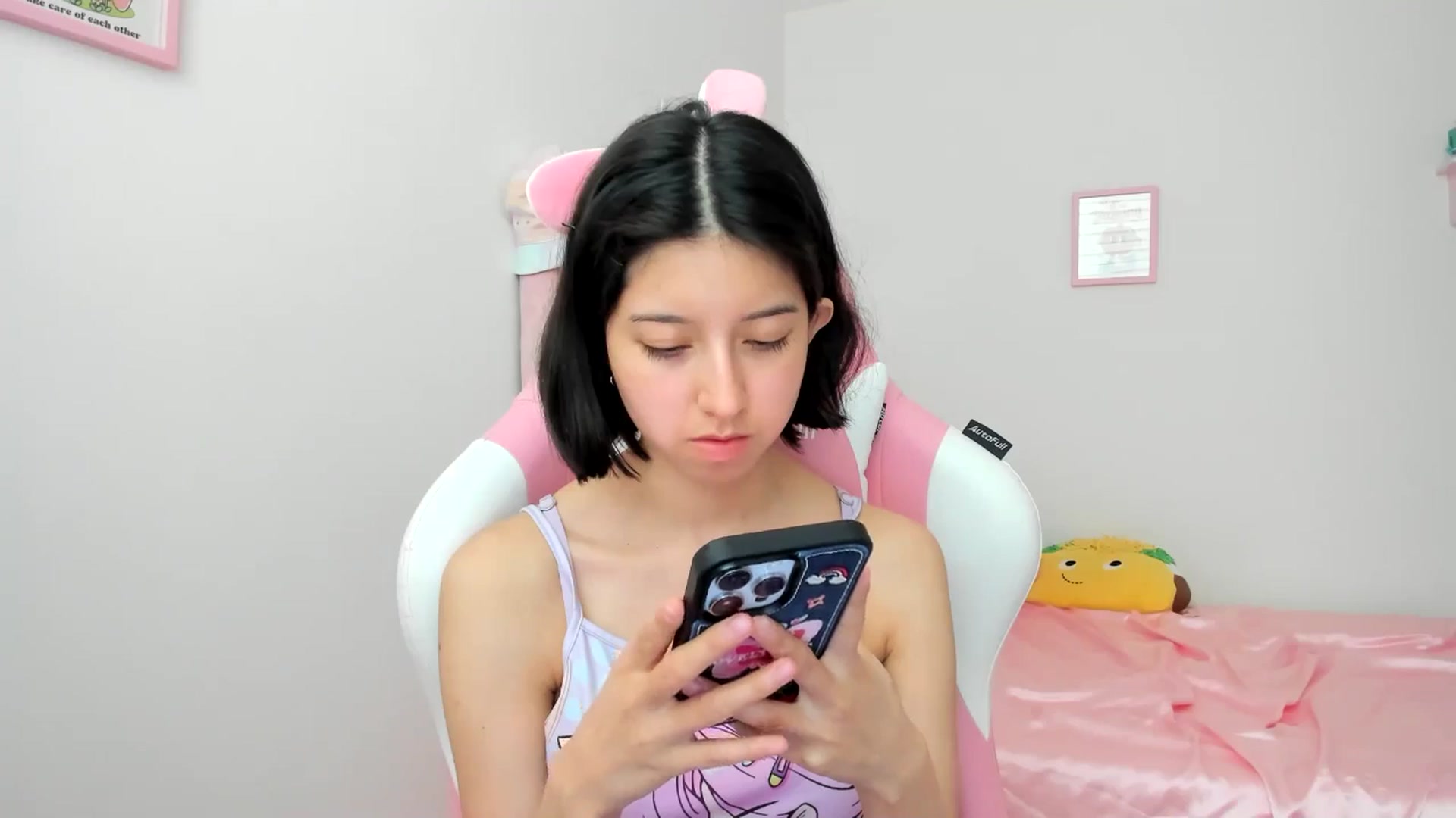 Gallery image thumbnail from Cherrycute666's myfreecams stream on, 06/19/2024, 22:24 image 4 of 20