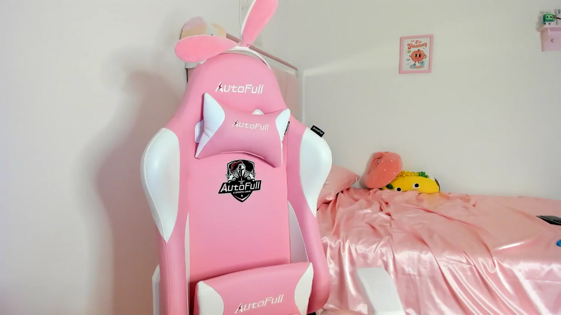 Gallery image thumbnail from Cherrycute666's myfreecams stream on, 06/20/2024, 05:06 image 11 of 20