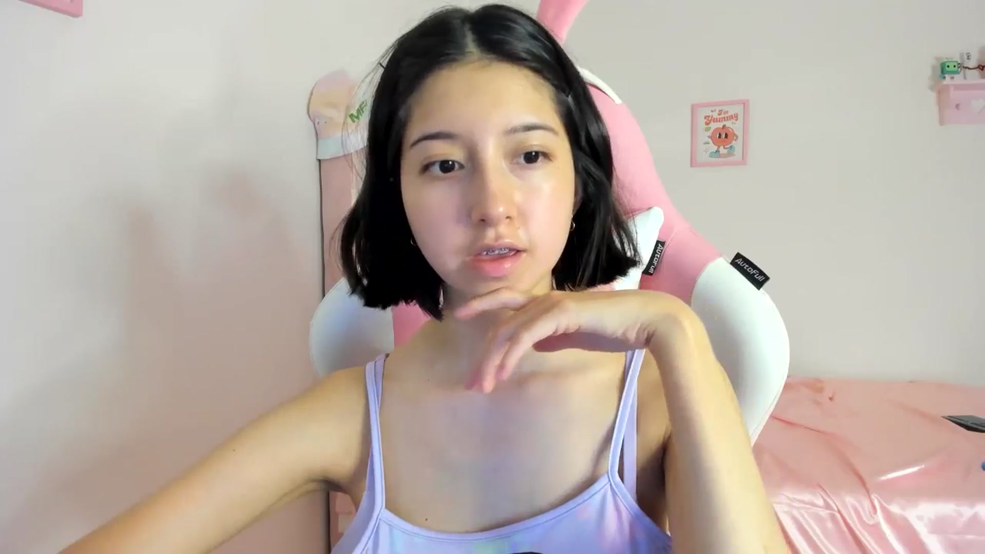 Gallery image thumbnail from Cherrycute666's myfreecams stream on, 06/20/2024, 05:06 image 17 of 20
