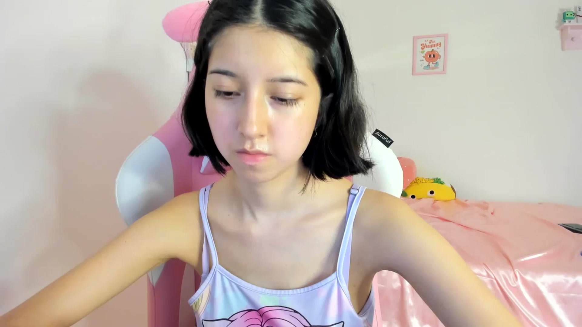 Gallery image thumbnail from Cherrycute666's myfreecams stream on, 06/20/2024, 05:06 image 10 of 20