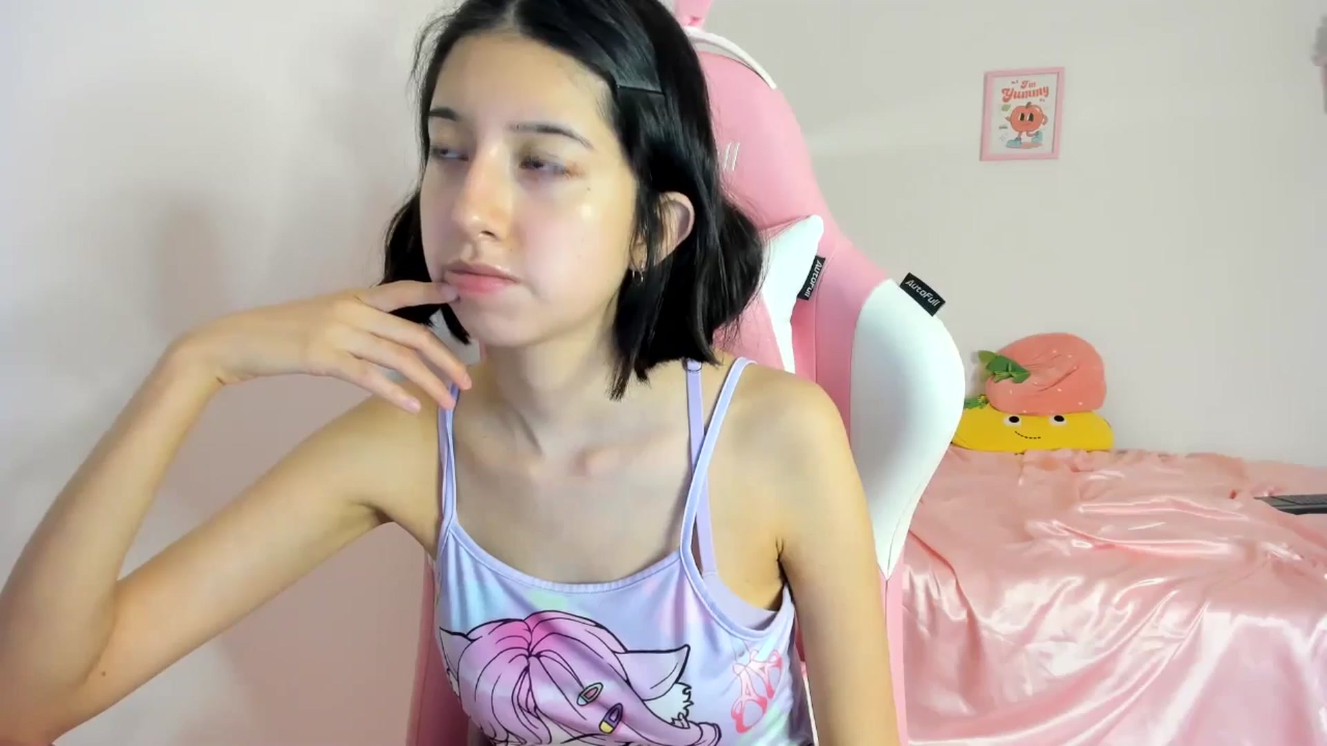 Gallery image thumbnail from Cherrycute666's myfreecams stream on, 06/20/2024, 07:33 image 18 of 20