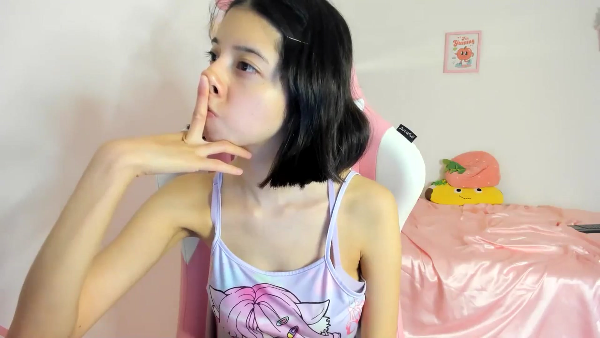 Gallery image thumbnail from Cherrycute666's myfreecams stream on, 06/20/2024, 07:33 image 14 of 20
