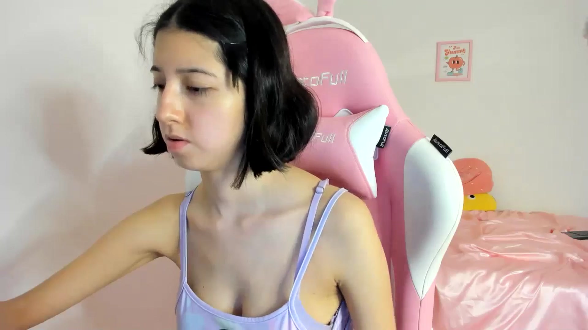 Gallery image thumbnail from Cherrycute666's myfreecams stream on, 06/20/2024, 07:33 image 7 of 20