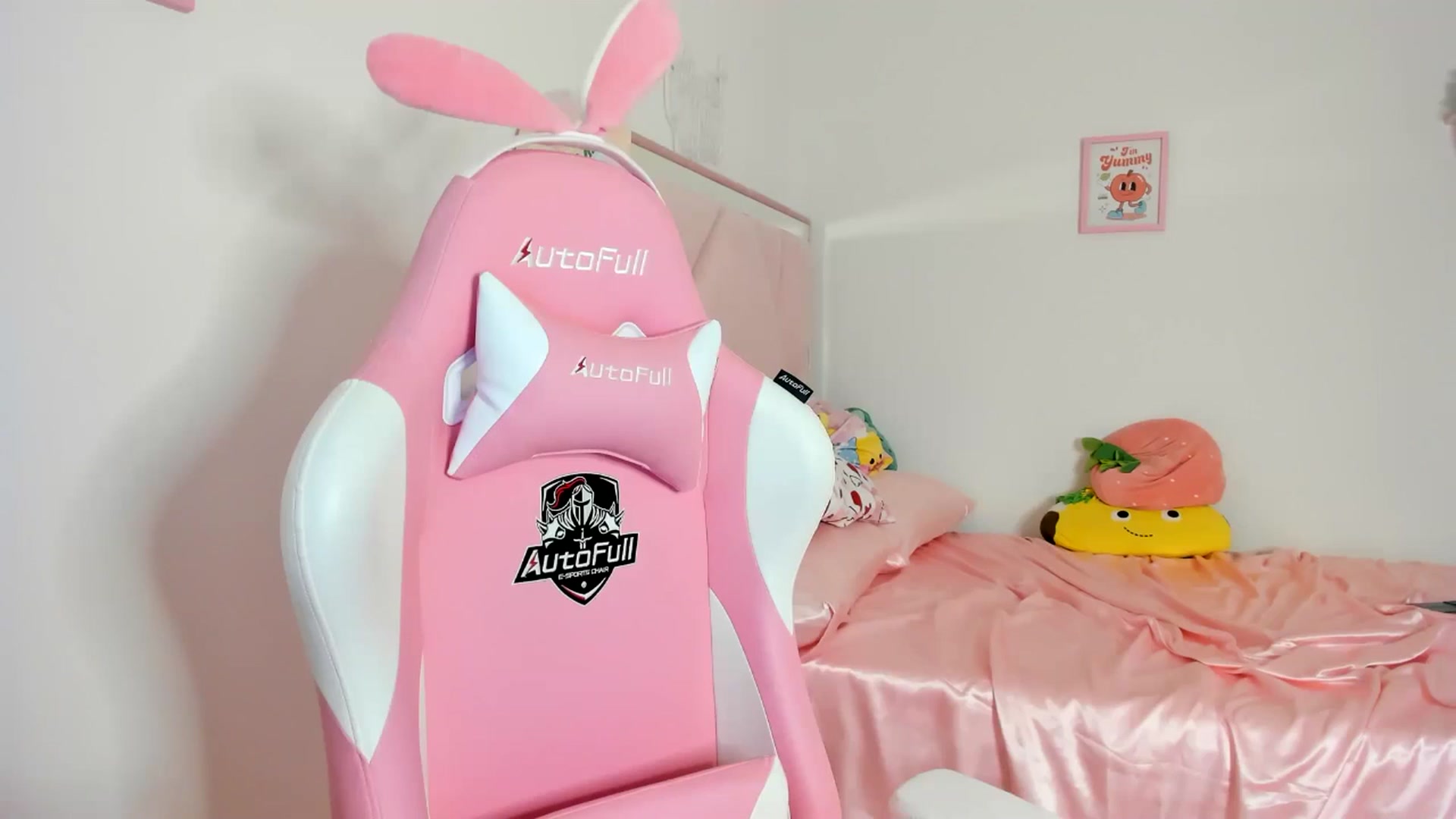Gallery image thumbnail from Cherrycute666's myfreecams stream on, 06/20/2024, 09:08 image 6 of 20
