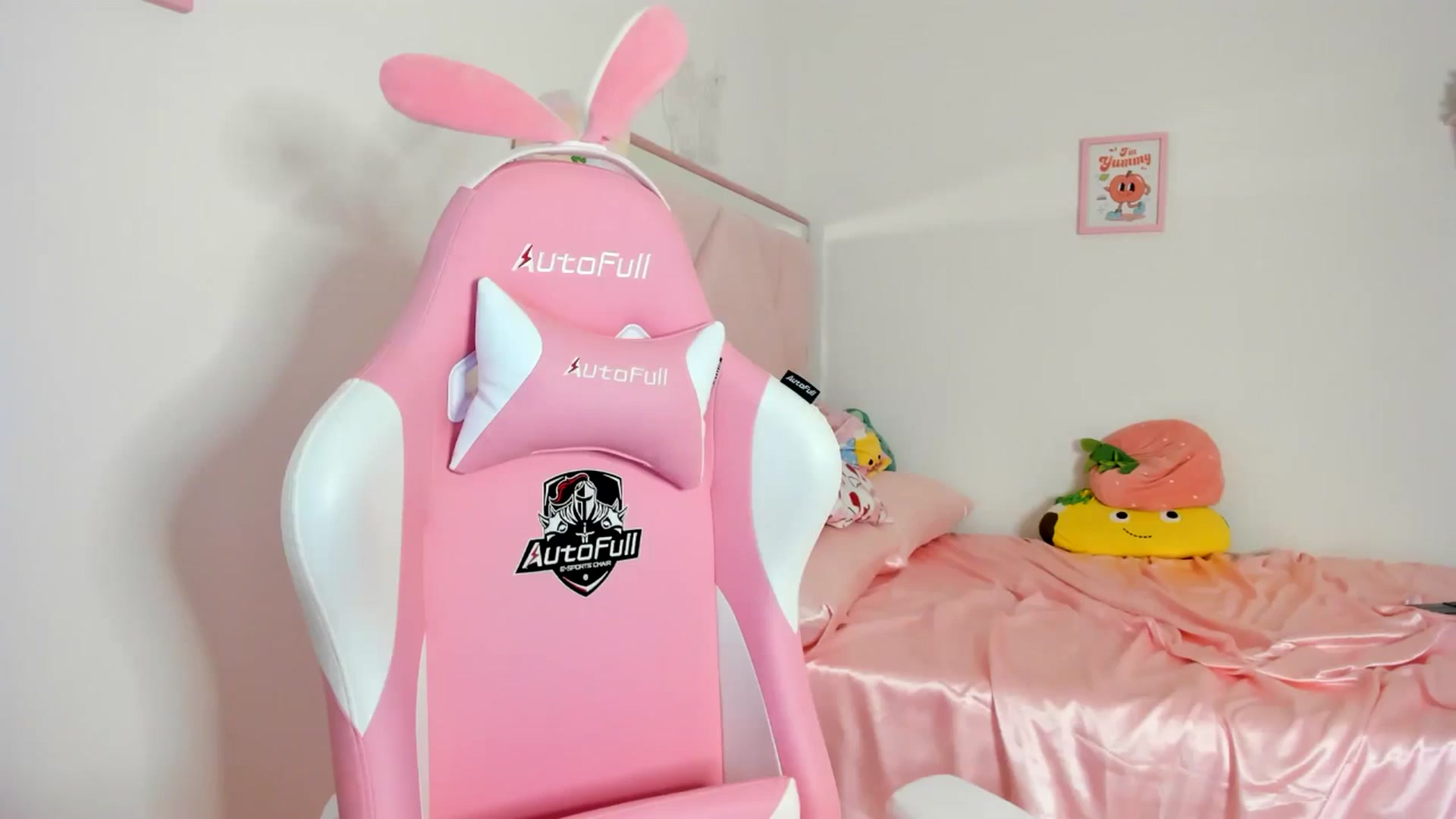 Gallery image thumbnail from Cherrycute666's myfreecams stream on, 06/20/2024, 09:08 image 7 of 20