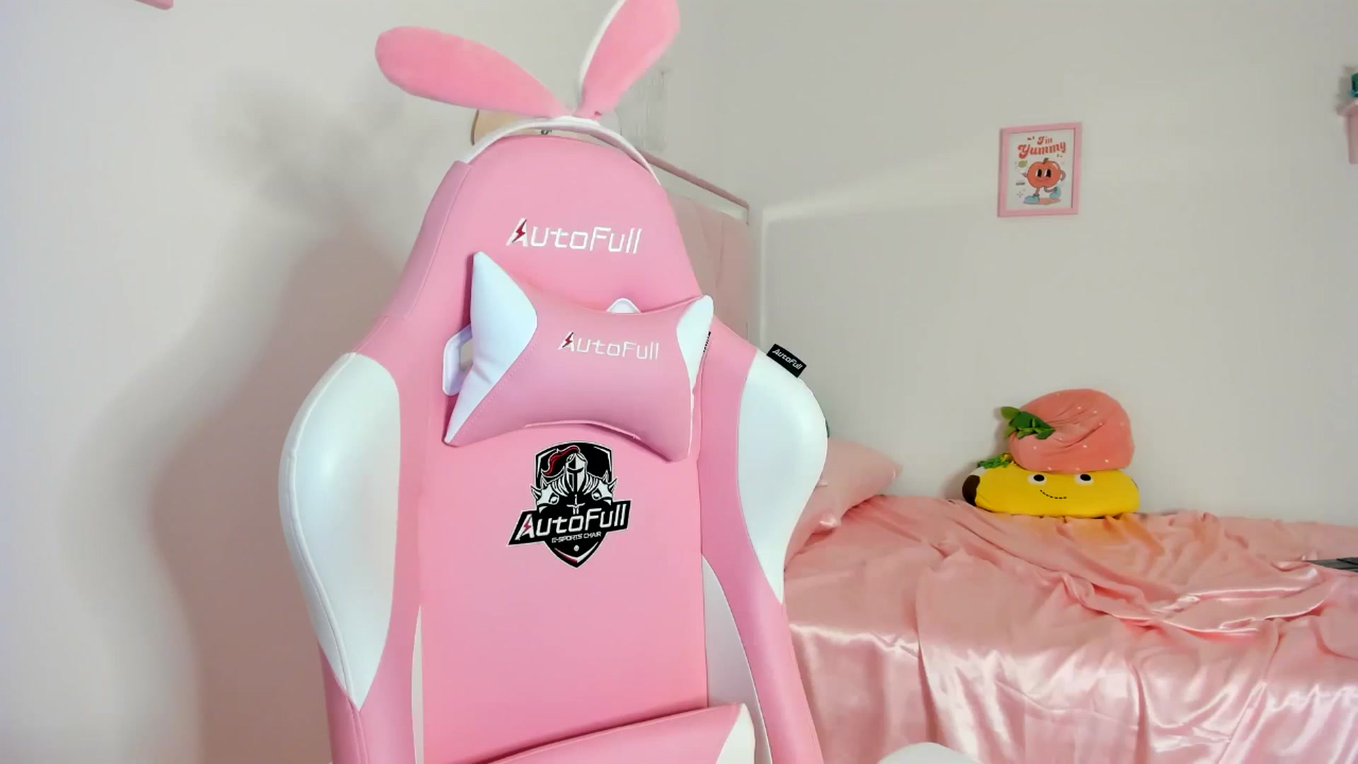 Gallery image thumbnail from Cherrycute666's myfreecams stream on, 06/20/2024, 09:08 image 18 of 20