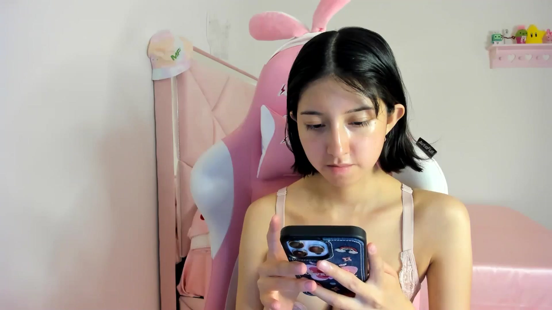 Gallery image thumbnail from Cherrycute666's myfreecams stream on, 06/21/2024, 08:29 image 12 of 20