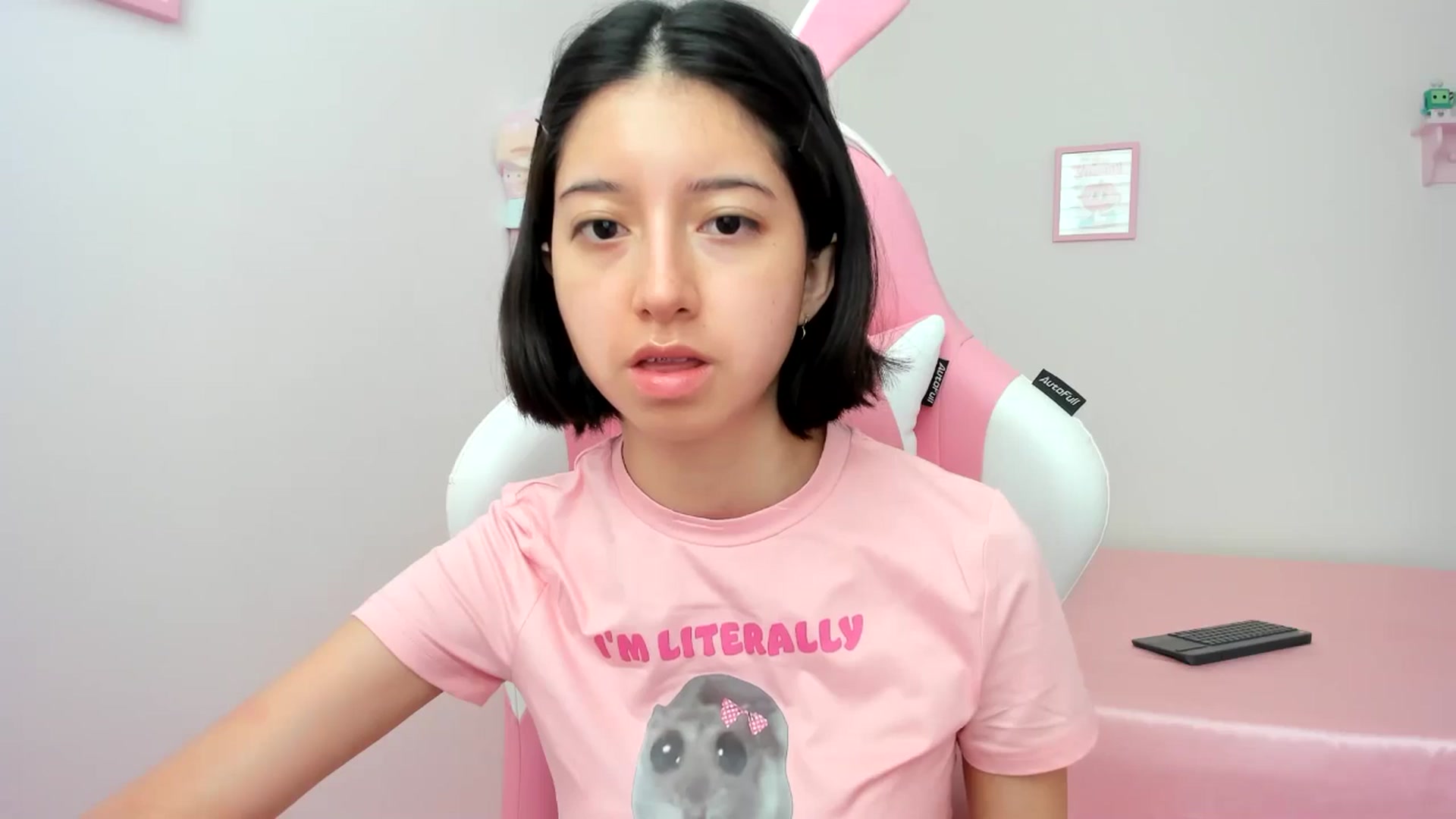 Gallery image thumbnail from Cherrycute666's myfreecams stream on, 06/21/2024, 18:55 image 6 of 20