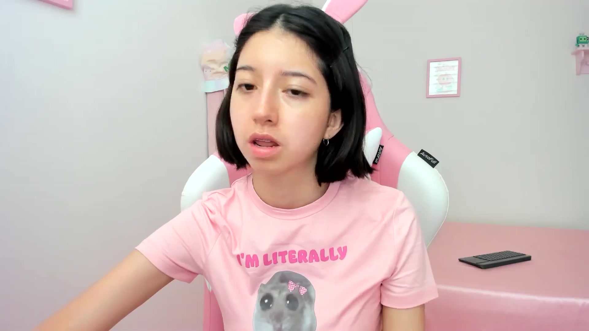 Gallery image thumbnail from Cherrycute666's myfreecams stream on, 06/21/2024, 18:55 image 8 of 20