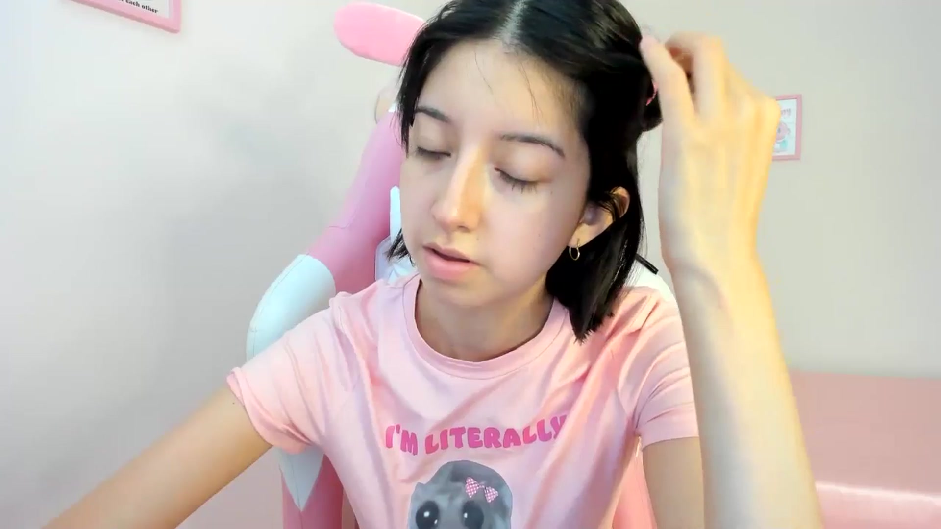 Gallery image thumbnail from Cherrycute666's myfreecams stream on, 06/22/2024, 03:00 image 8 of 20