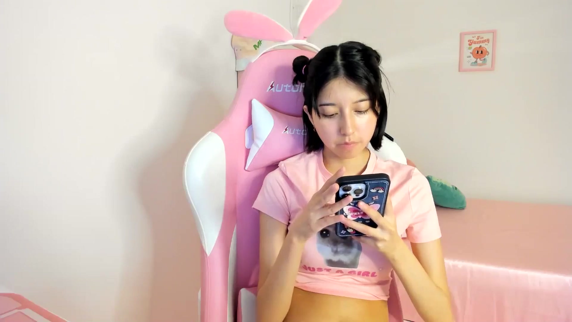 Gallery image thumbnail from Cherrycute666's myfreecams stream on, 06/22/2024, 03:00 image 19 of 20