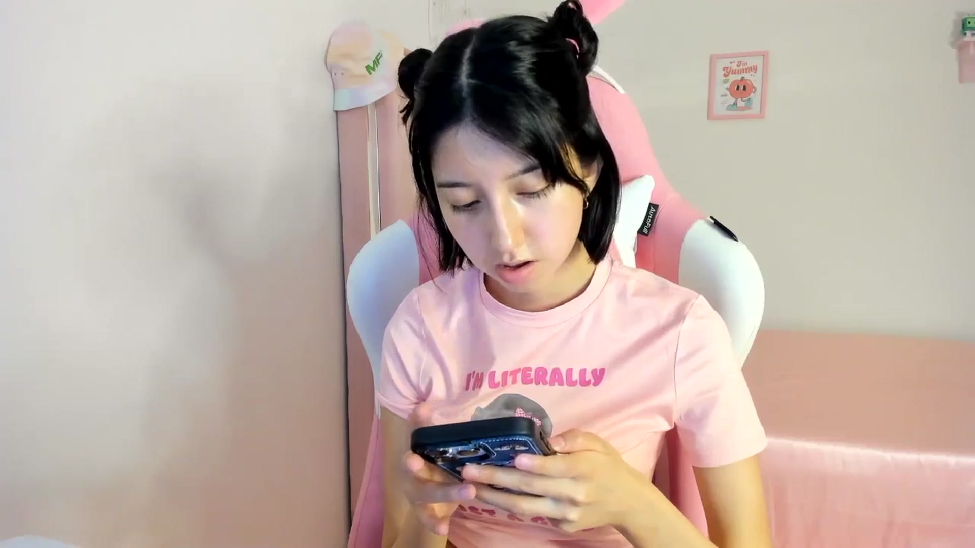 Gallery image thumbnail from Cherrycute666's myfreecams stream on, 06/22/2024, 03:00 image 12 of 20