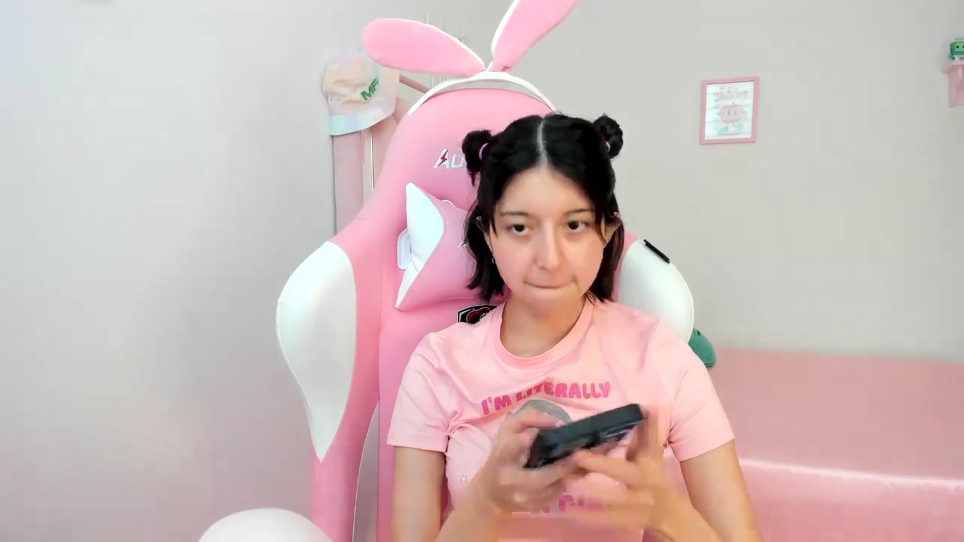 Gallery image thumbnail from Cherrycute666's myfreecams stream on, 06/22/2024, 03:00 image 2 of 20