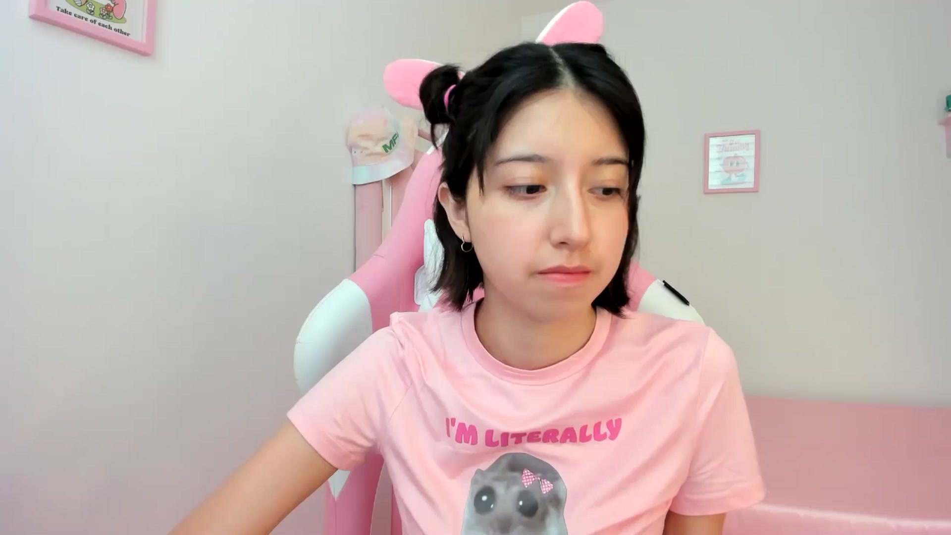 Gallery image thumbnail from Cherrycute666's myfreecams stream on, 06/22/2024, 03:00 image 1 of 20