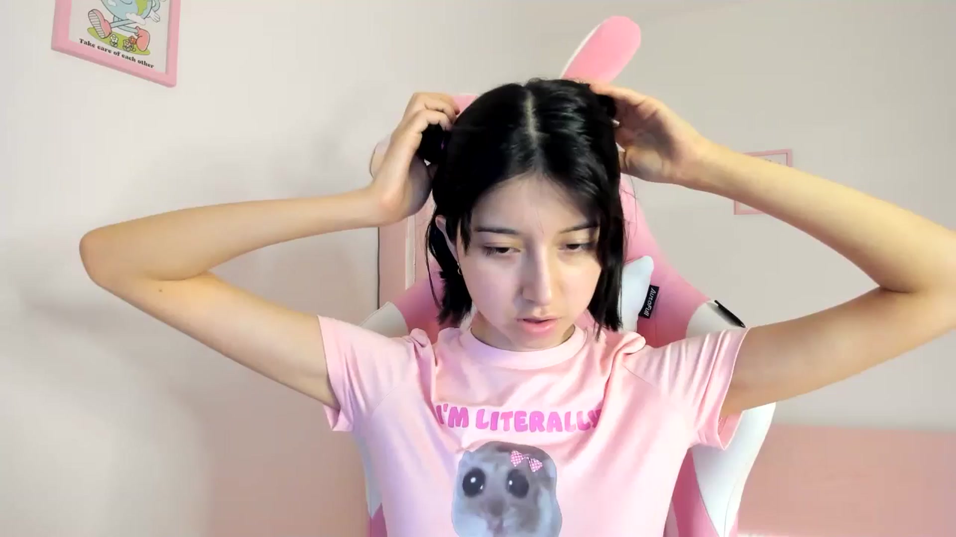 Gallery image thumbnail from Cherrycute666's myfreecams stream on, 06/22/2024, 03:19 image 17 of 20