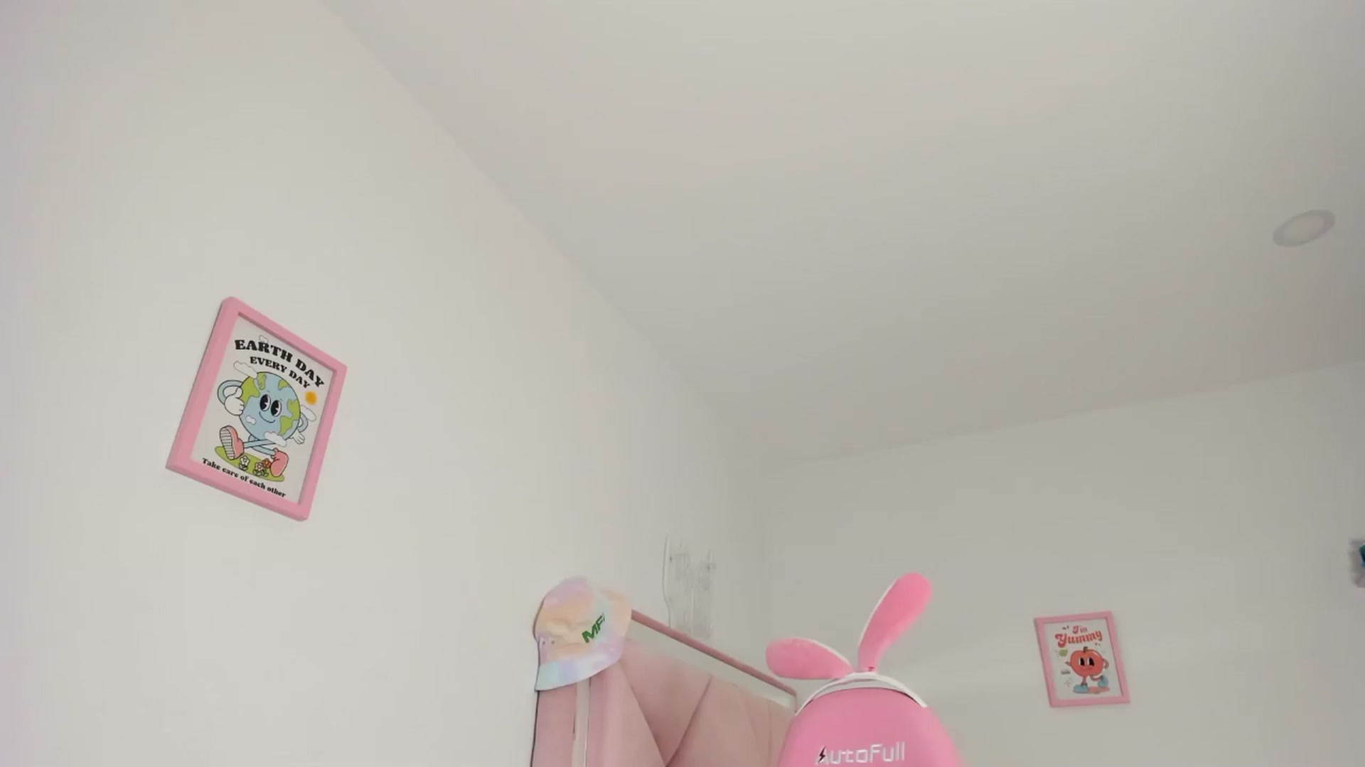 Gallery image thumbnail from Cherrycute666's myfreecams stream on, 06/22/2024, 03:19 image 11 of 20