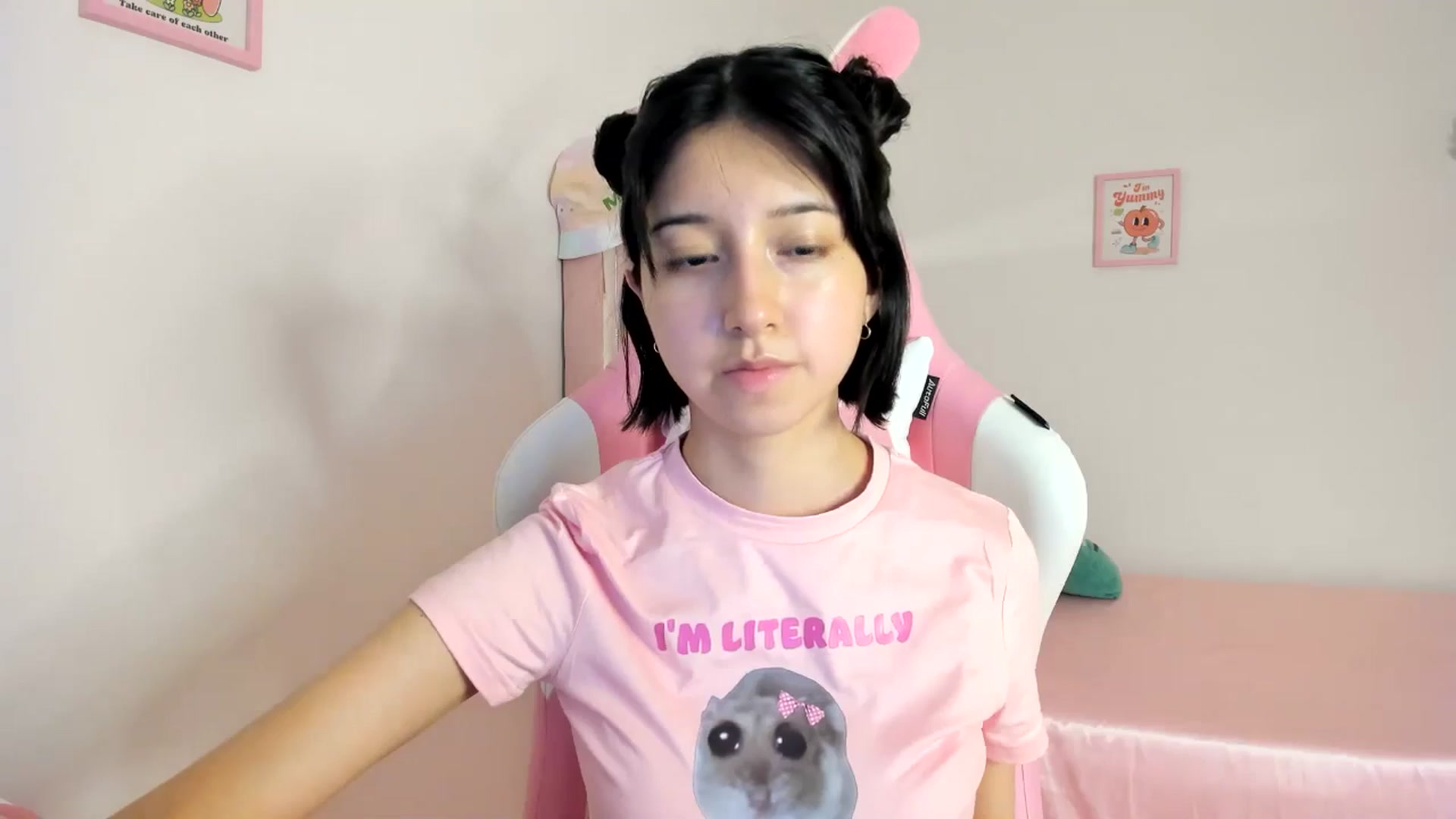 Gallery image thumbnail from Cherrycute666's myfreecams stream on, 06/22/2024, 03:19 image 20 of 20