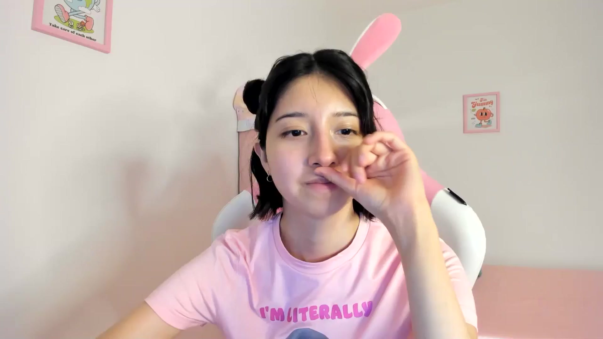 Gallery image thumbnail from Cherrycute666's myfreecams stream on, 06/22/2024, 03:19 image 14 of 20