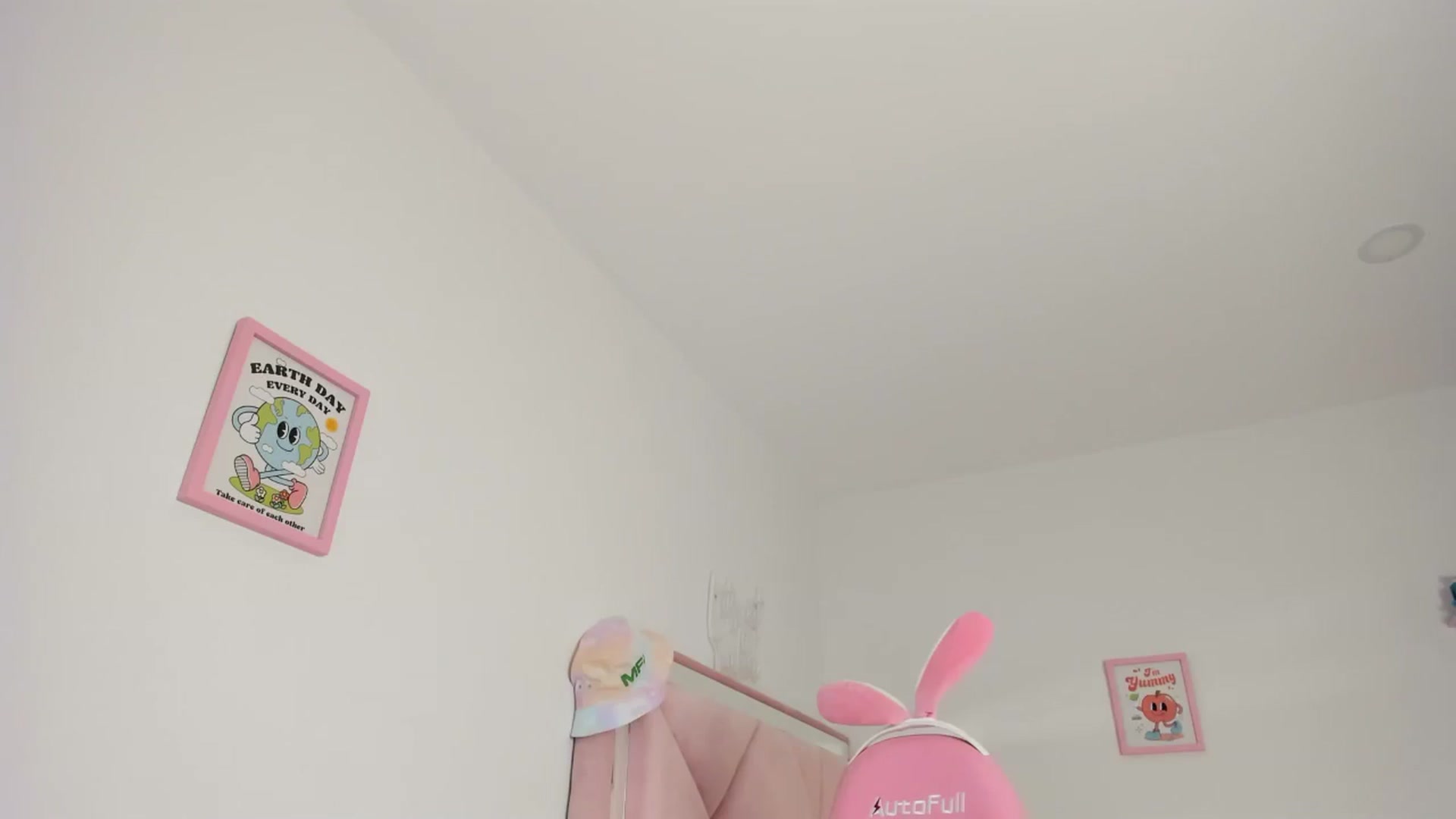 Gallery image thumbnail from Cherrycute666's myfreecams stream on, 06/22/2024, 03:19 image 12 of 20