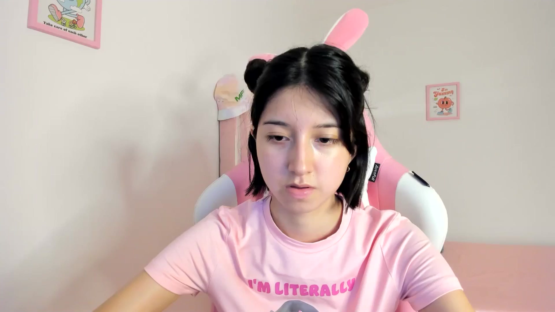 Gallery image thumbnail from Cherrycute666's myfreecams stream on, 06/22/2024, 03:19 image 15 of 20
