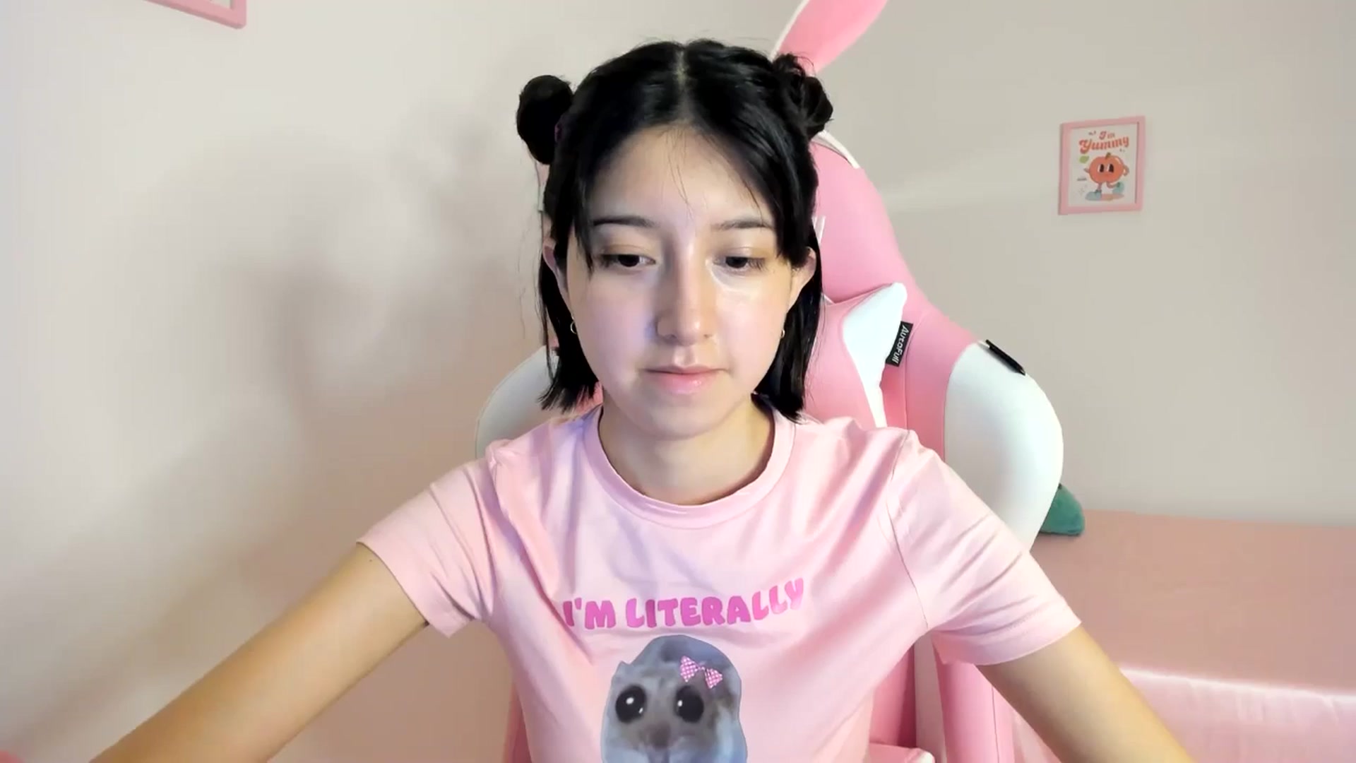 Gallery image thumbnail from Cherrycute666's myfreecams stream on, 06/22/2024, 03:53 image 3 of 20