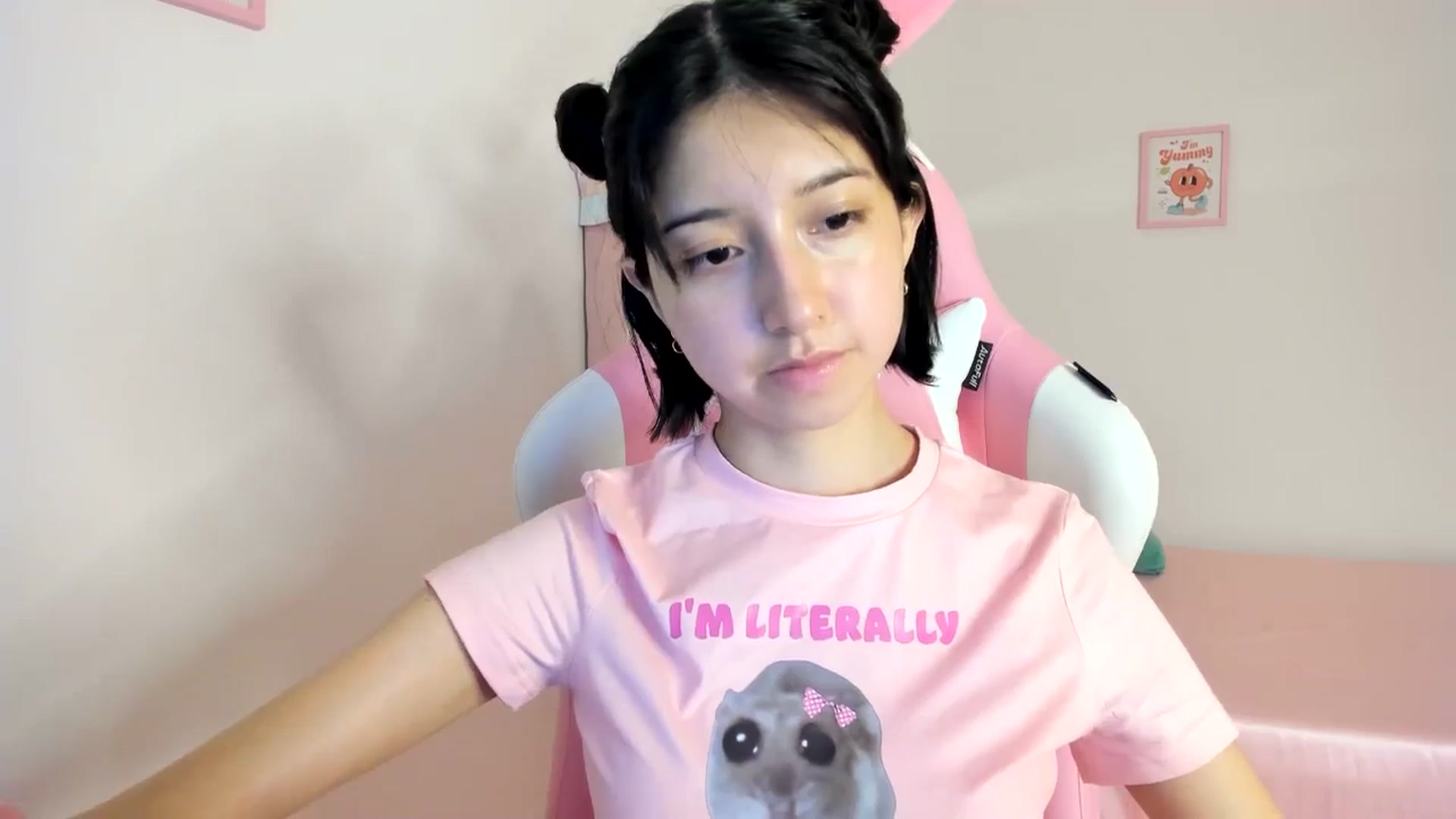 Gallery image thumbnail from Cherrycute666's myfreecams stream on, 06/22/2024, 03:53 image 4 of 20