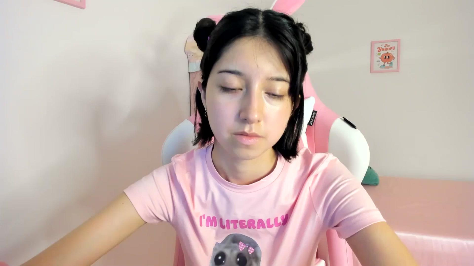 Gallery image thumbnail from Cherrycute666's myfreecams stream on, 06/22/2024, 03:53 image 6 of 20
