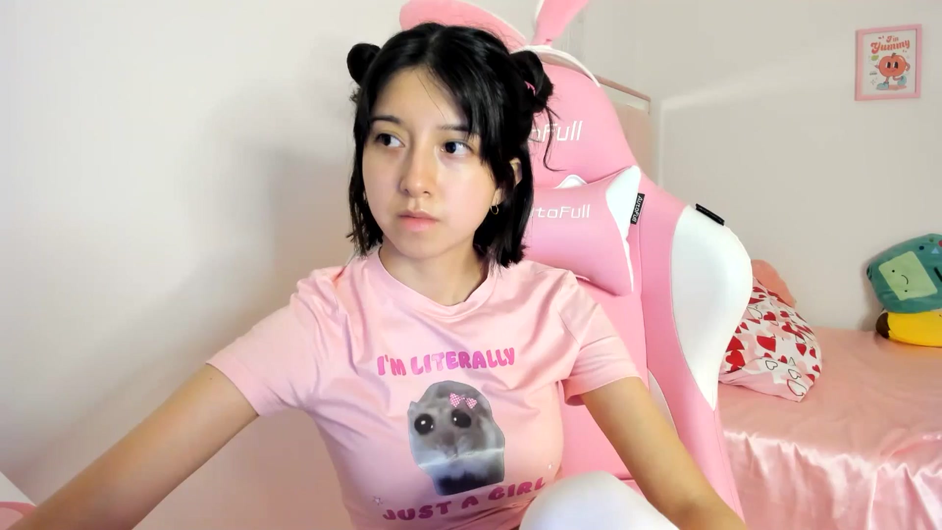 Gallery image thumbnail from Cherrycute666's myfreecams stream on, 06/22/2024, 08:38 image 7 of 20