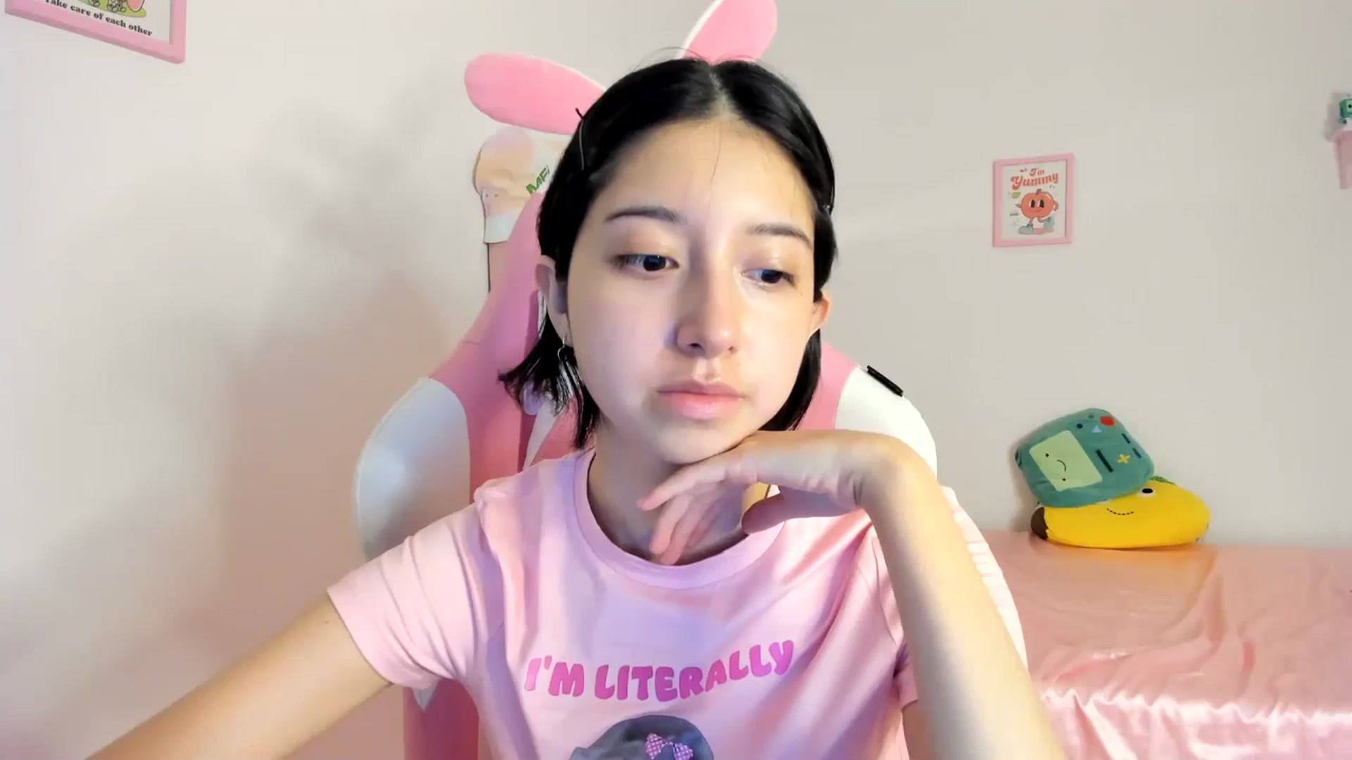 Gallery image thumbnail from Cherrycute666's myfreecams stream on, 06/22/2024, 08:38 image 13 of 20