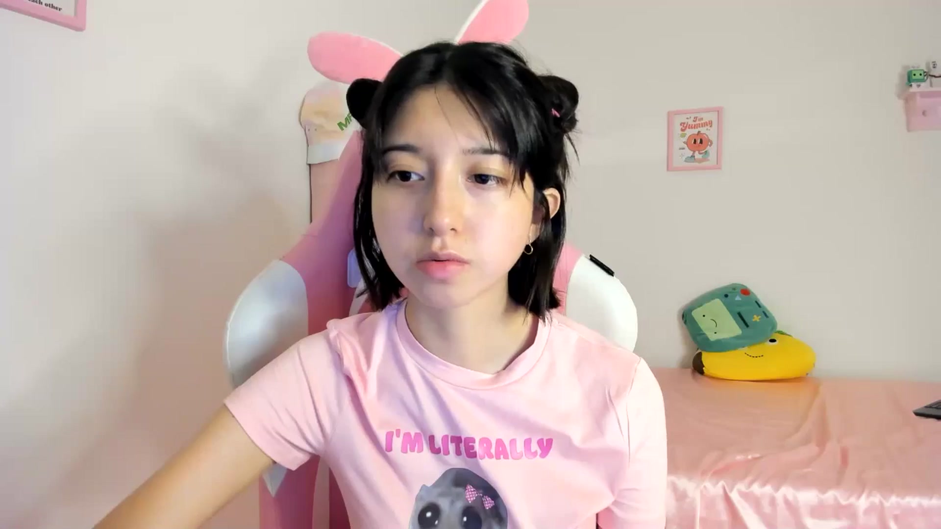 Gallery image thumbnail from Cherrycute666's myfreecams stream on, 06/22/2024, 08:38 image 2 of 20