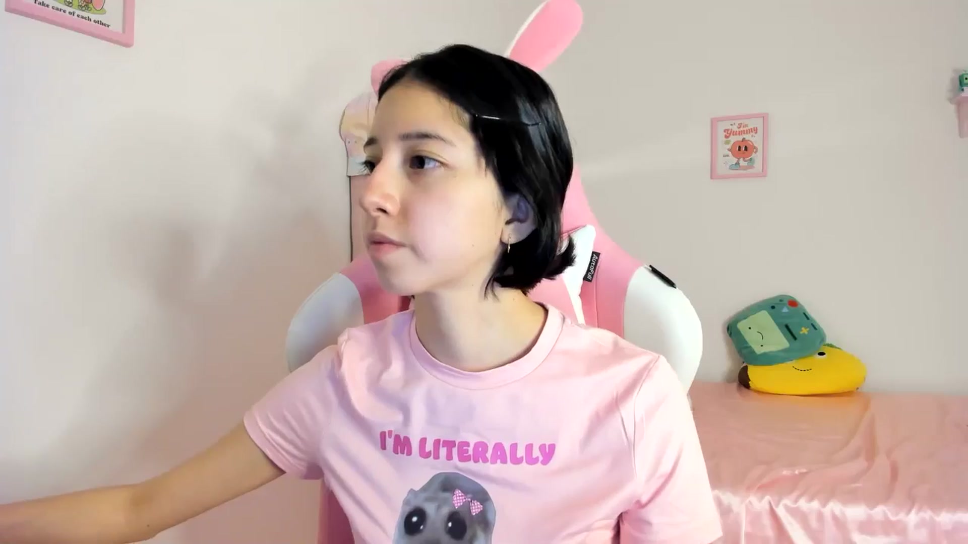 Gallery image thumbnail from Cherrycute666's myfreecams stream on, 06/22/2024, 08:38 image 12 of 20