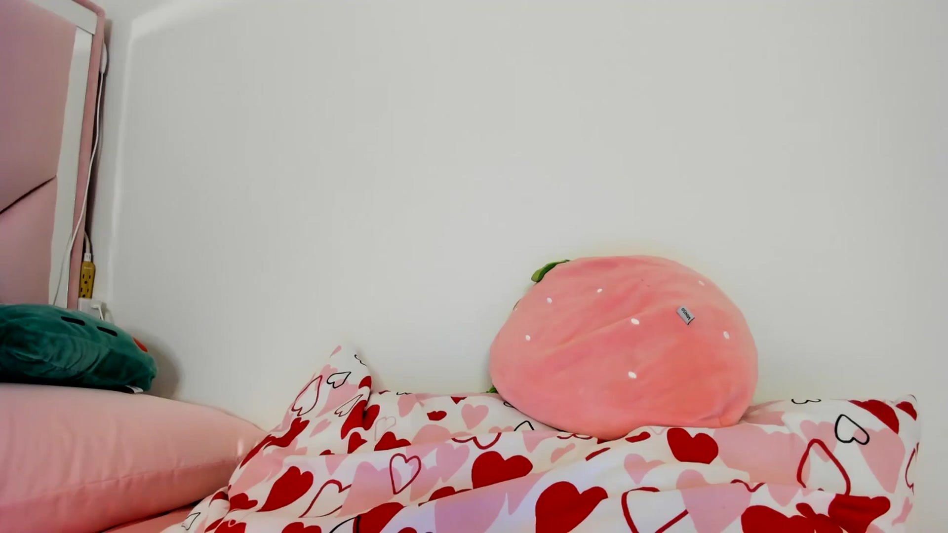 Gallery image thumbnail from Cherrycute666's myfreecams stream on, 06/22/2024, 10:28 image 14 of 20