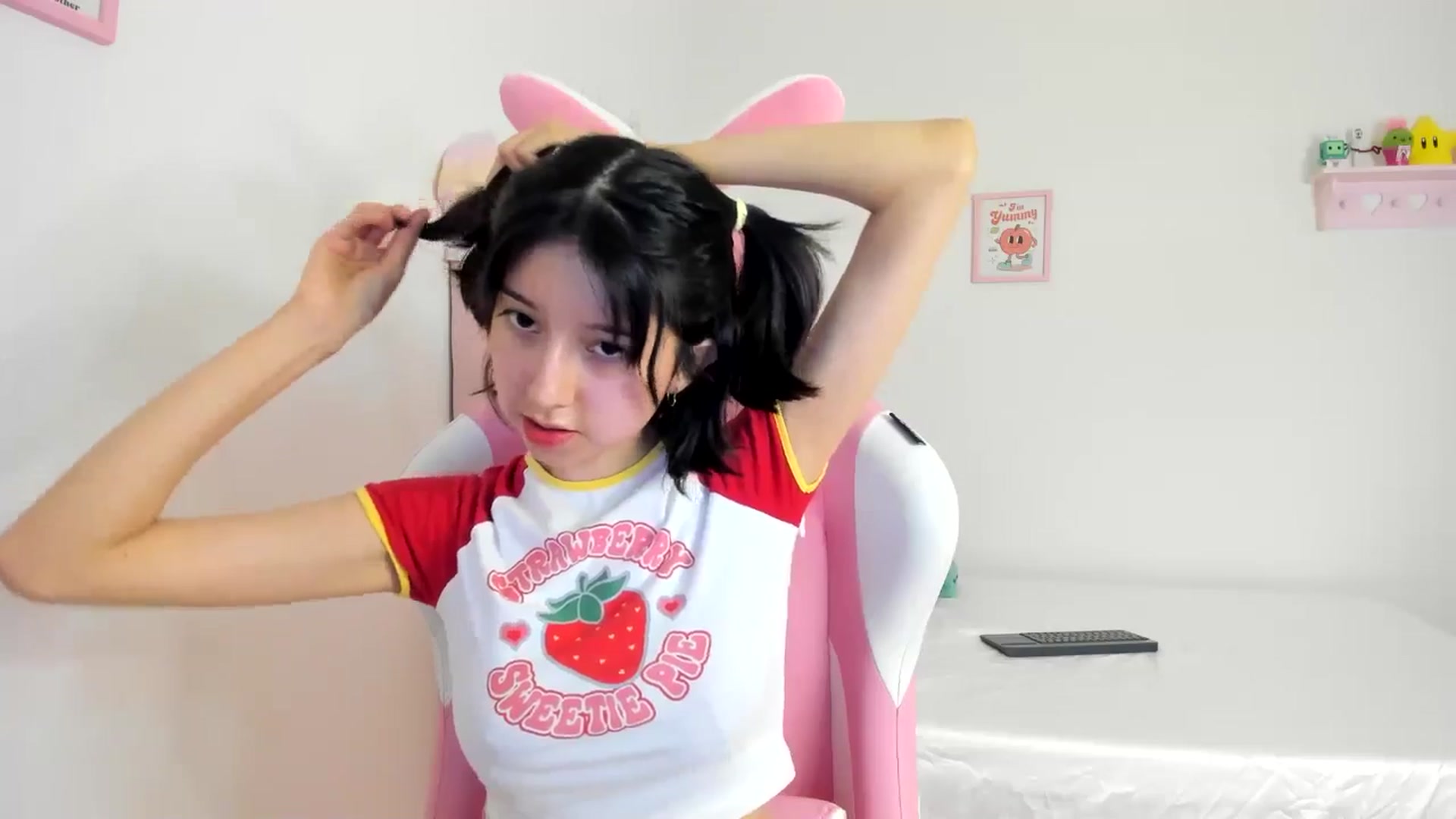 Gallery image thumbnail from Cherrycute666's myfreecams stream on, 06/23/2024, 03:08 image 13 of 20