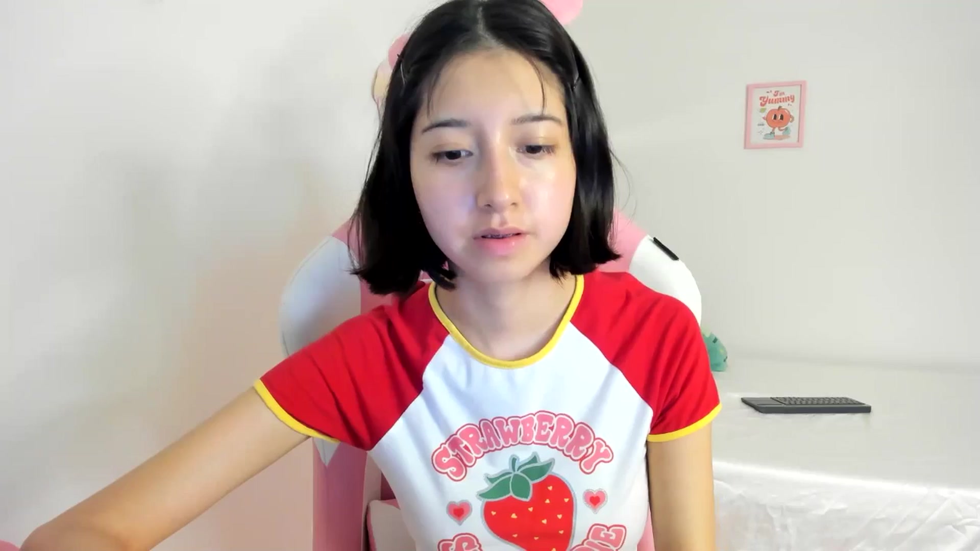Gallery image thumbnail from Cherrycute666's myfreecams stream on, 06/23/2024, 03:08 image 6 of 20