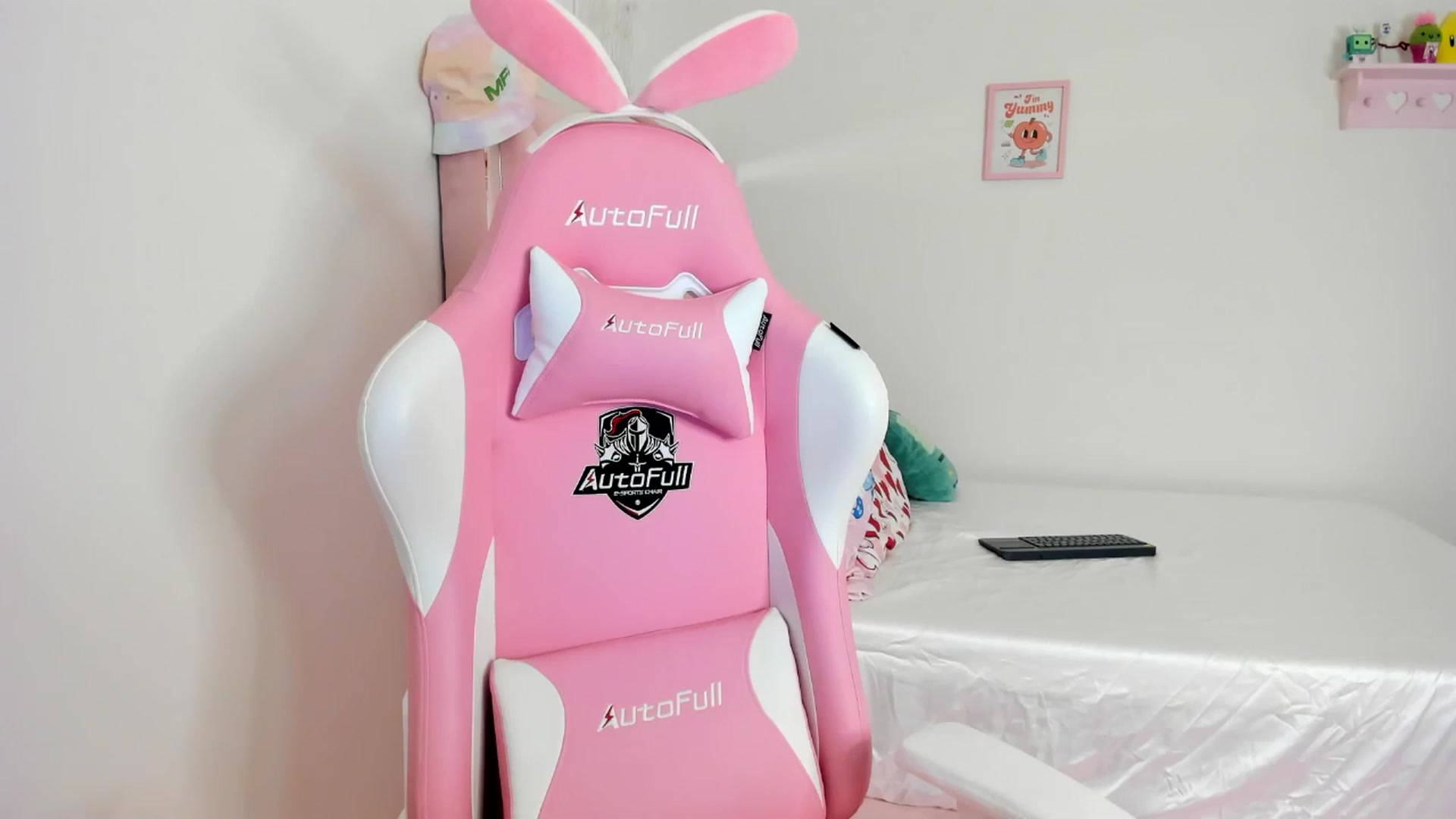 Gallery image thumbnail from Cherrycute666's myfreecams stream on, 06/23/2024, 03:08 image 8 of 20
